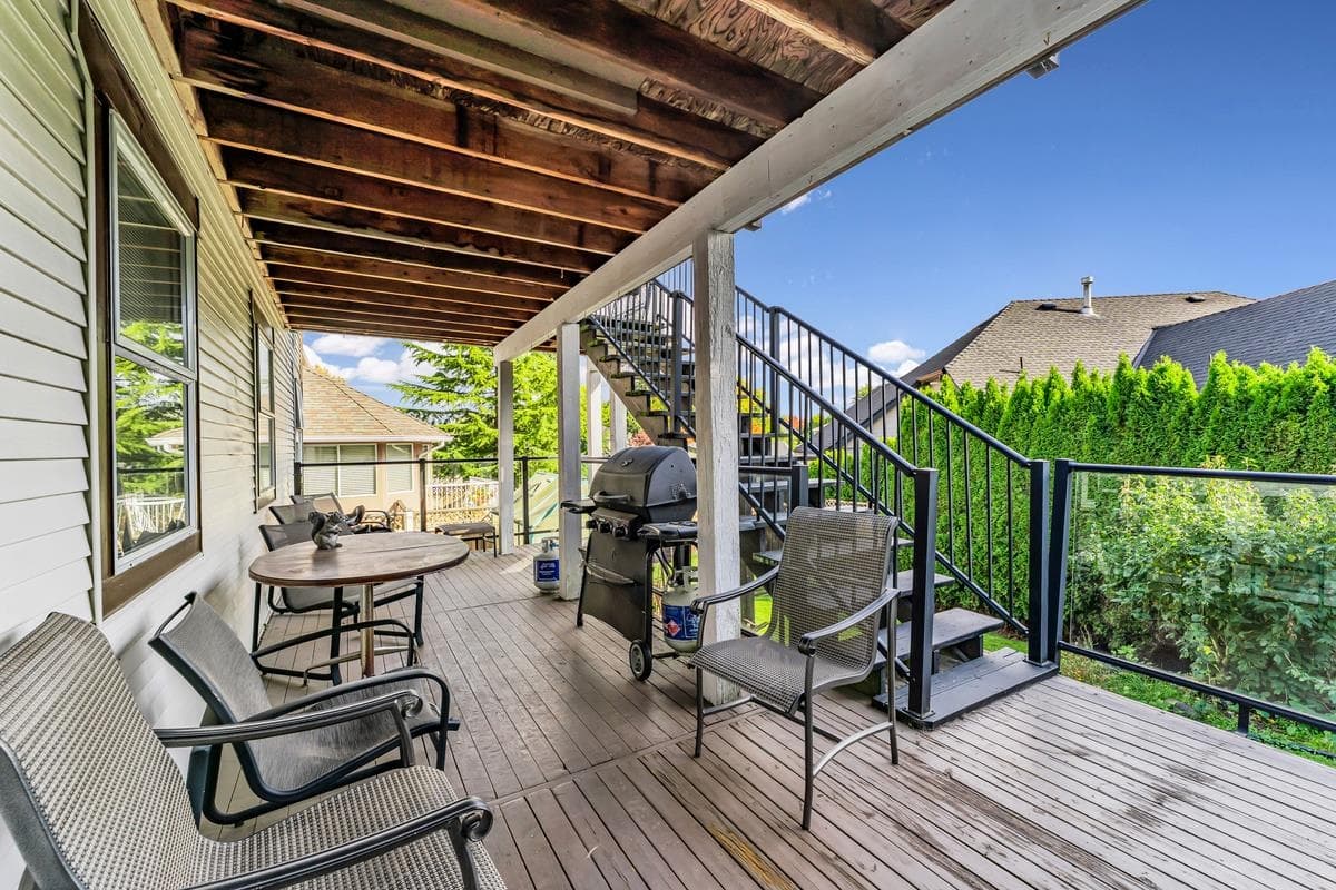 16160 14b Avenue, Surrey, V4A 9R3 — photo 4
