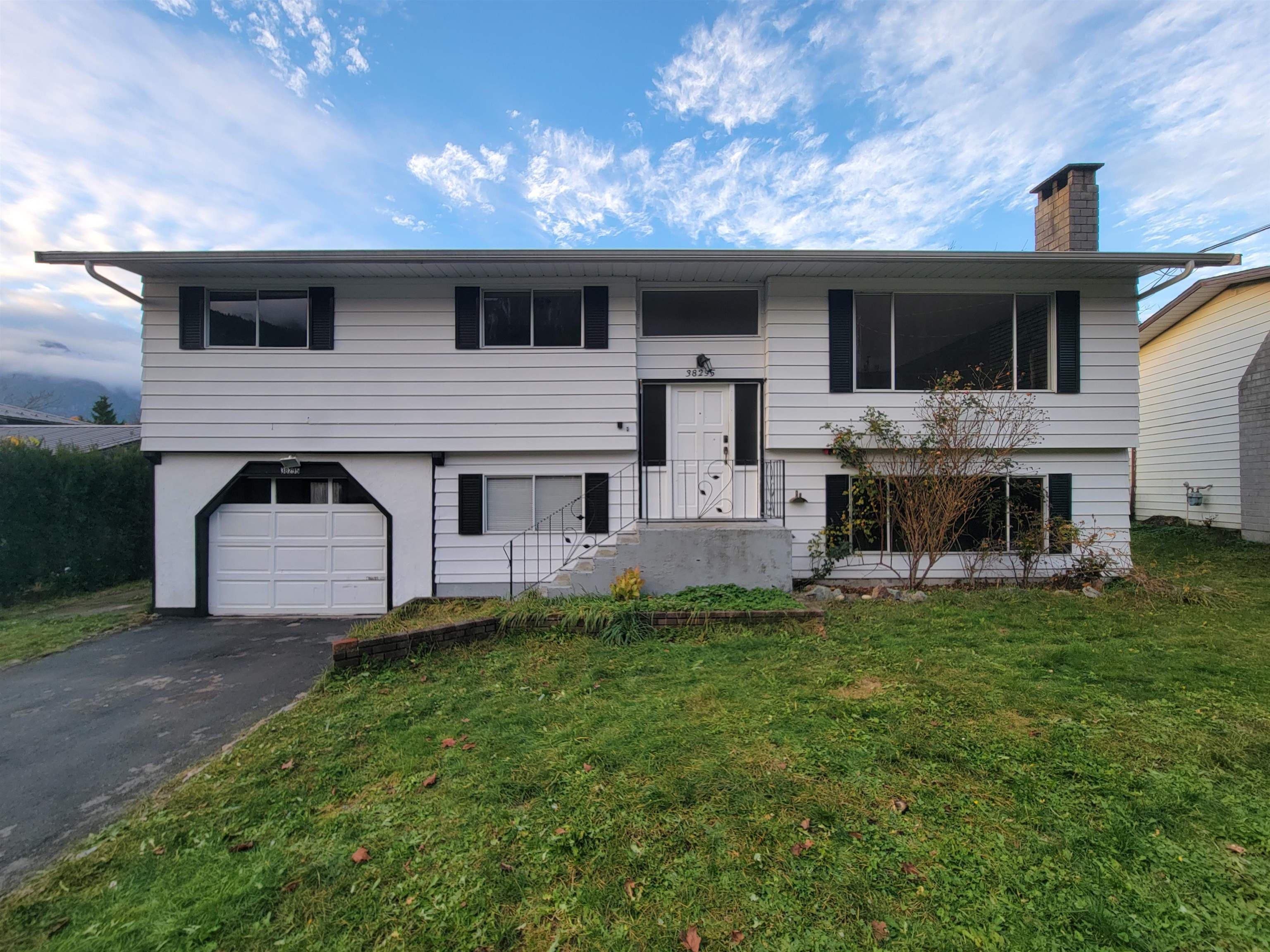 38295 Chestnut Avenue, Squamish — sold
