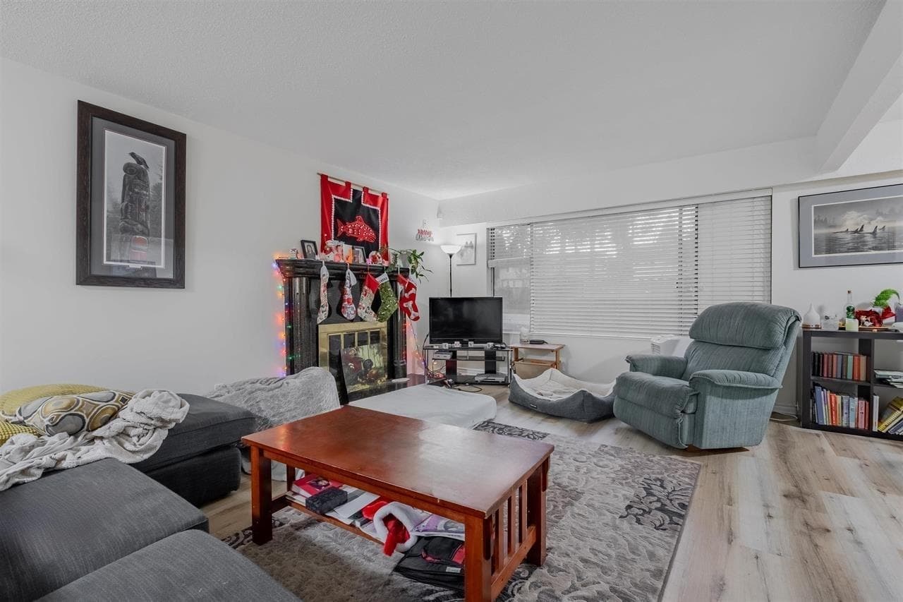 11084 148 Street, Surrey, V3R 3Y8 — photo 2