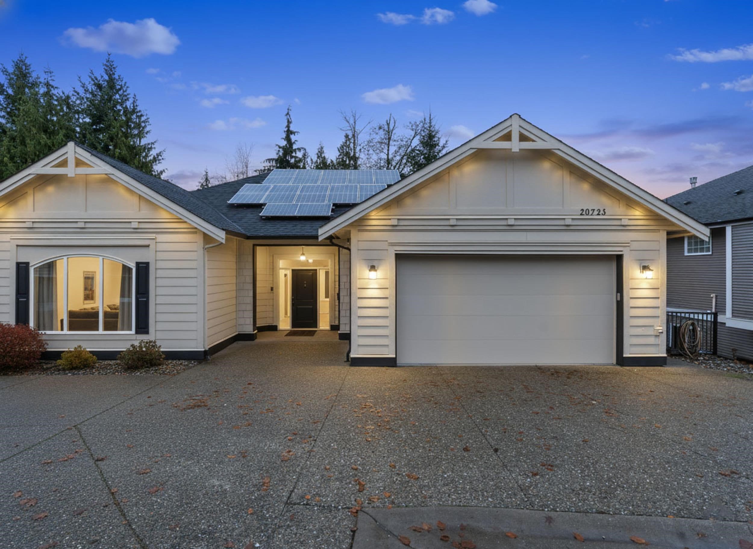 20723 46a Avenue, Langley, V3A 3K1 — photo 1