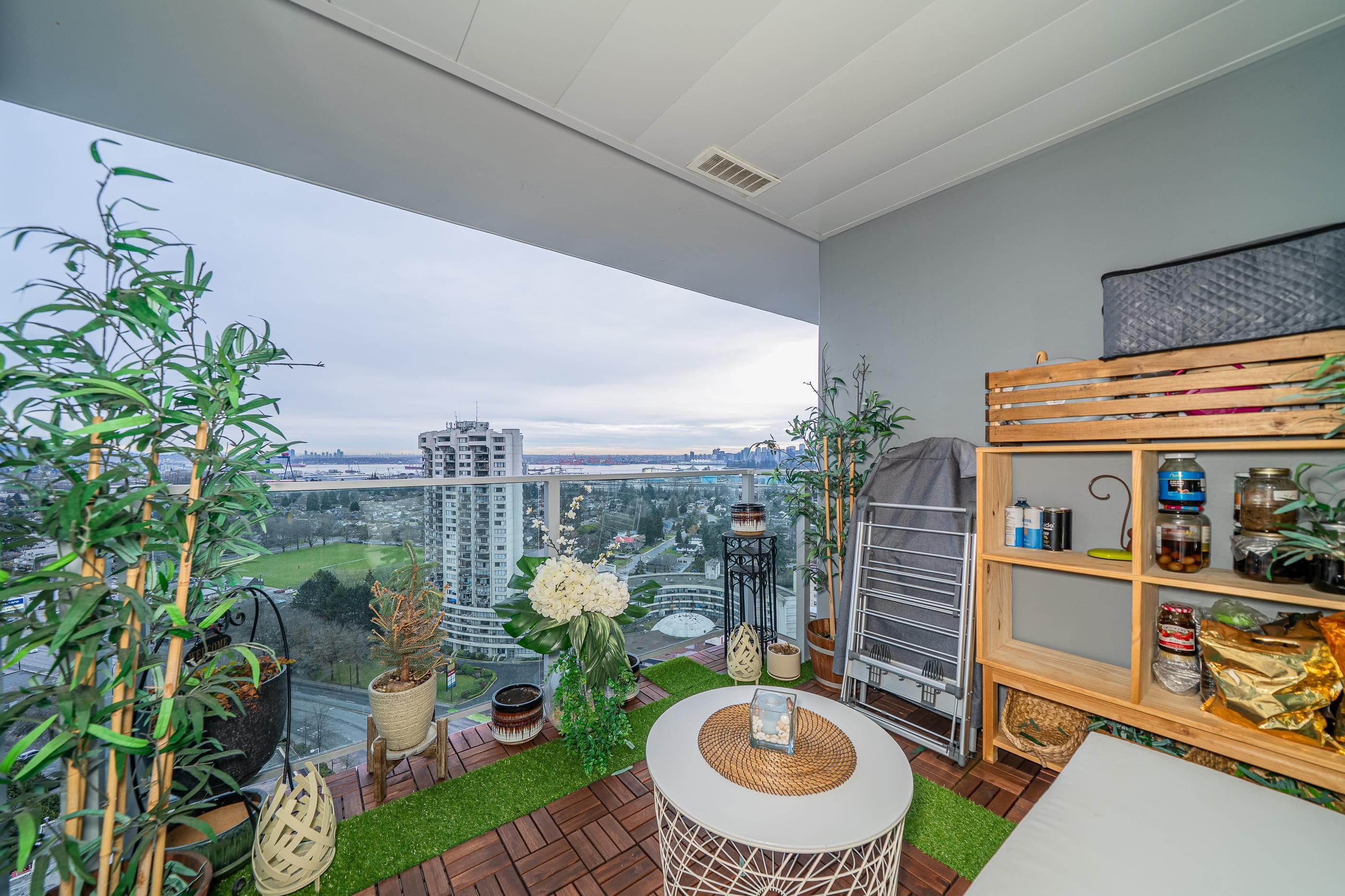 2102 - 1632 Lions Gate Lane, North Vancouver, V7P 0E2 — photo 3