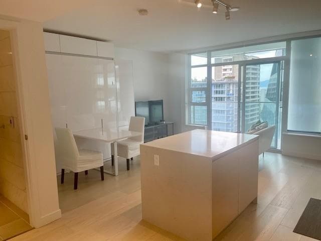 1803 - 1289 Hornby Street, Vancouver