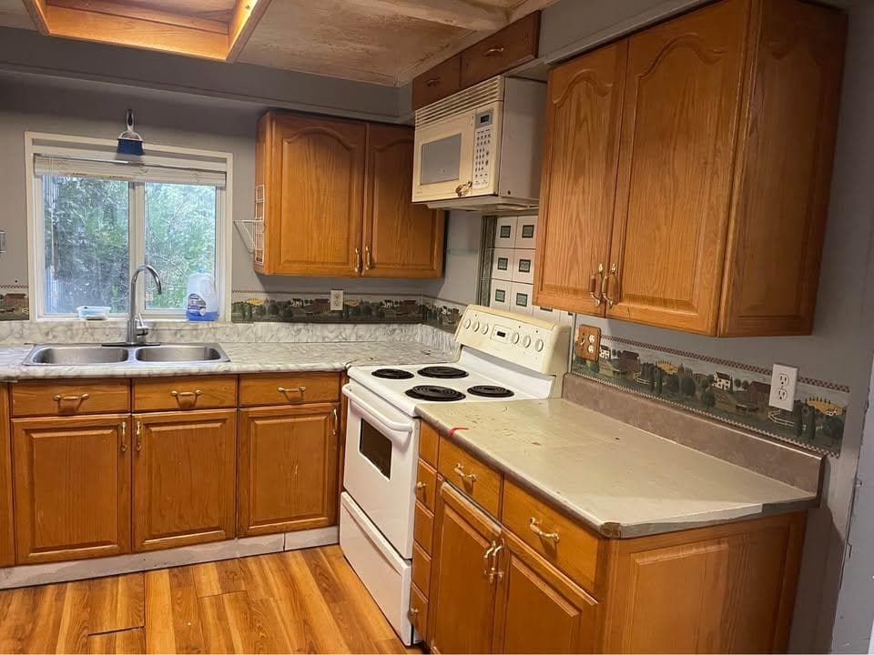 12129 100 Avenue, Surrey, V3V 2W7 — photo 5