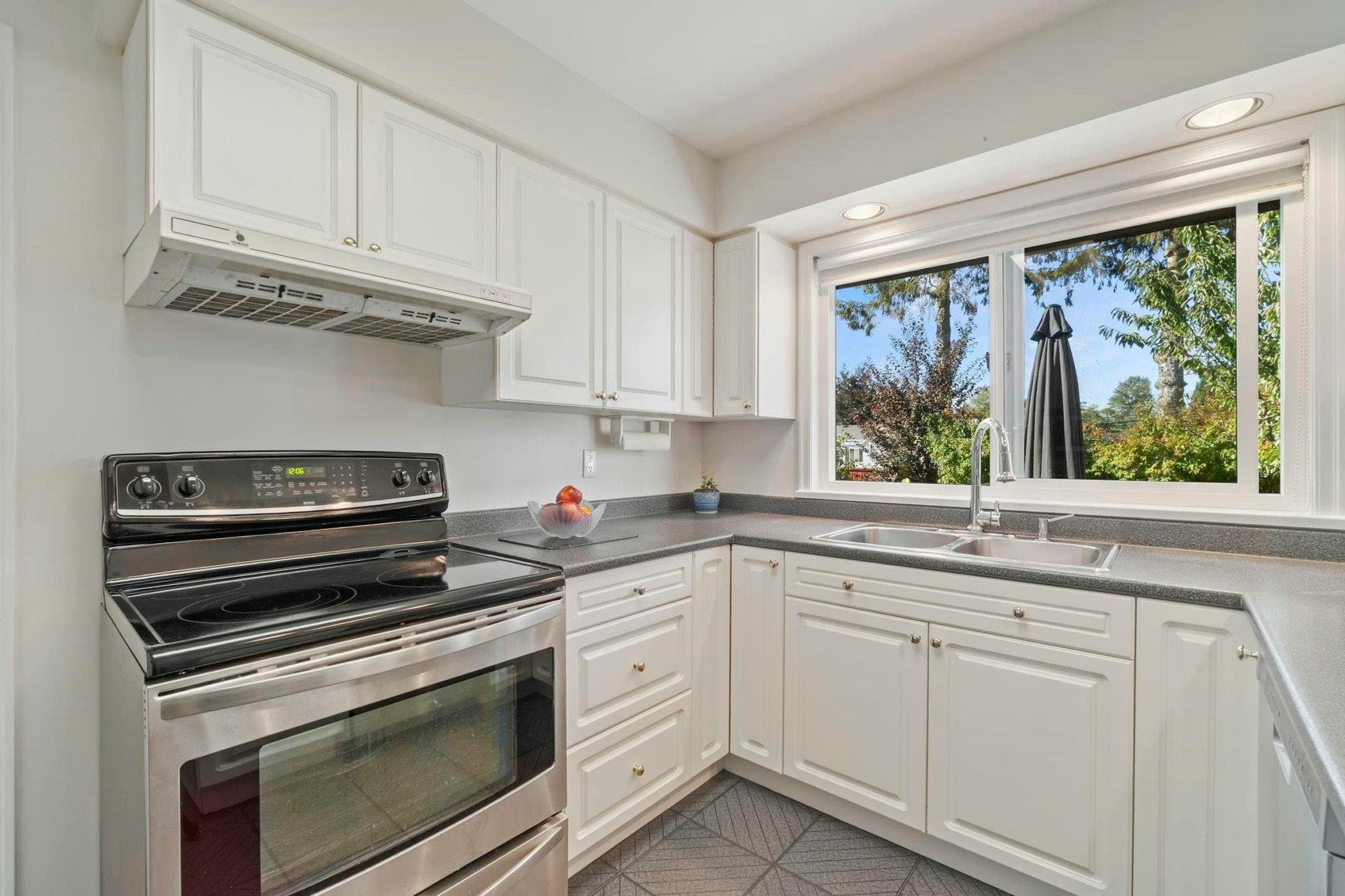 14437 Chartwell Drive, Surrey, V3S 5E3 — photo 5