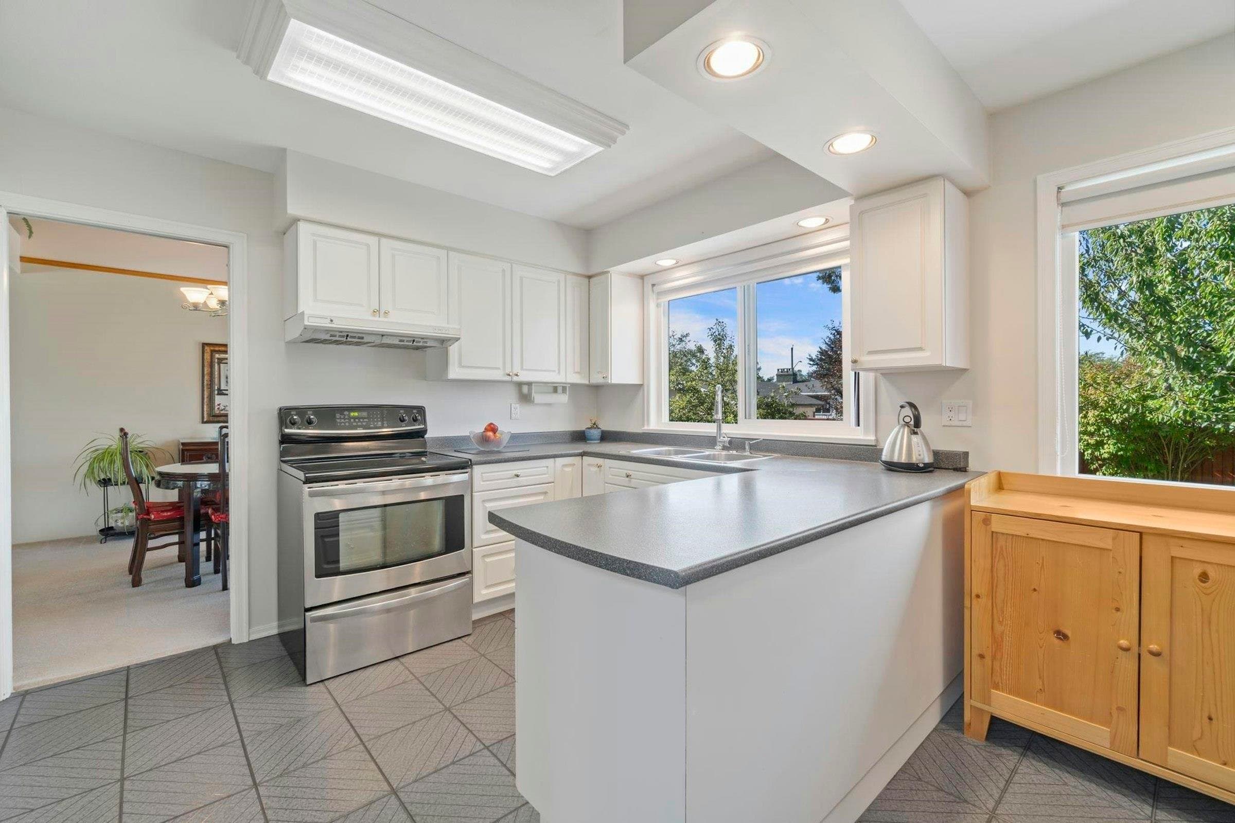14437 Chartwell Drive, Surrey, V3S 5E3 — photo 4