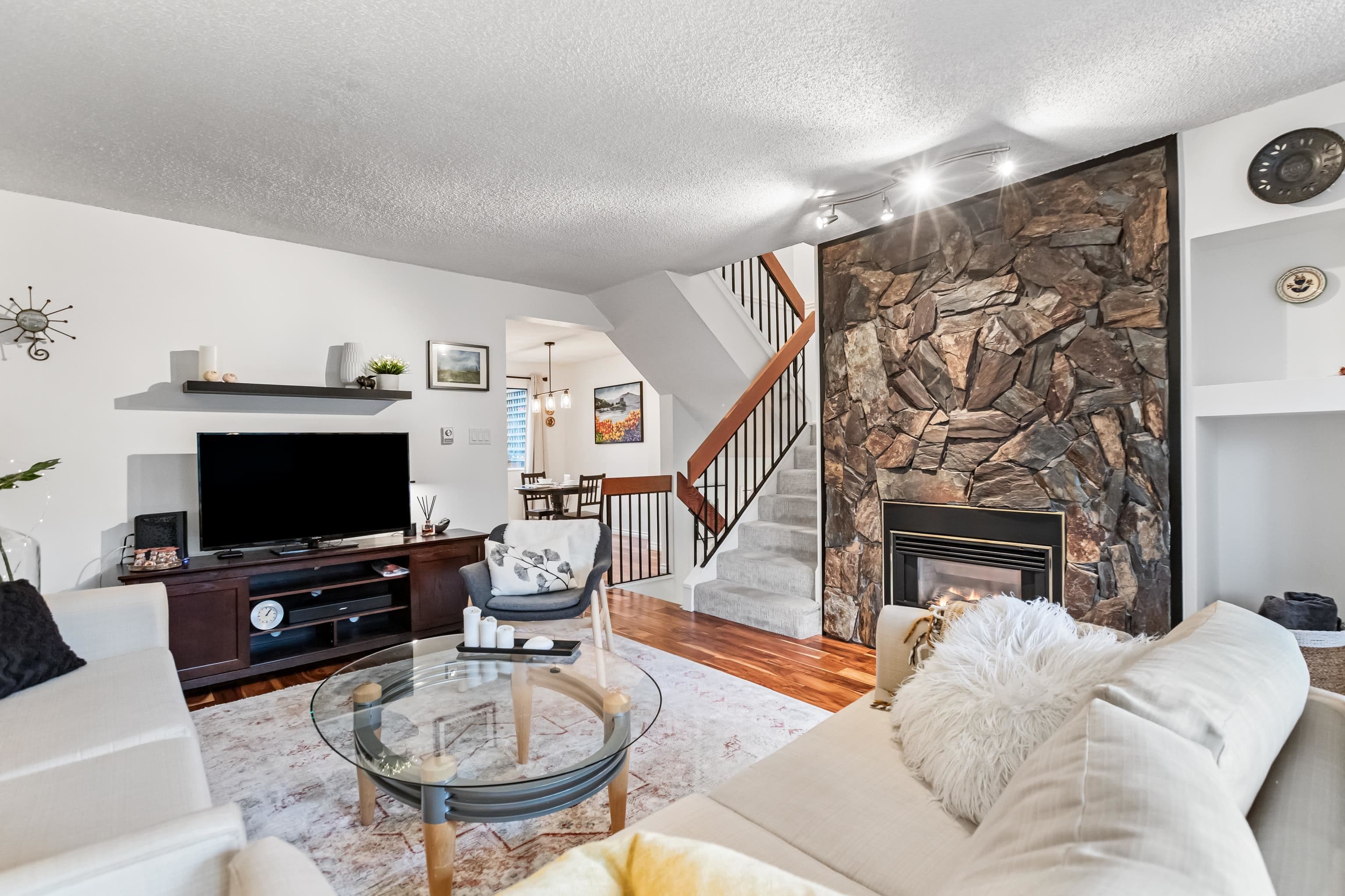 5857 Mayview Circle, Burnaby, V5E 4B7 — photo 4