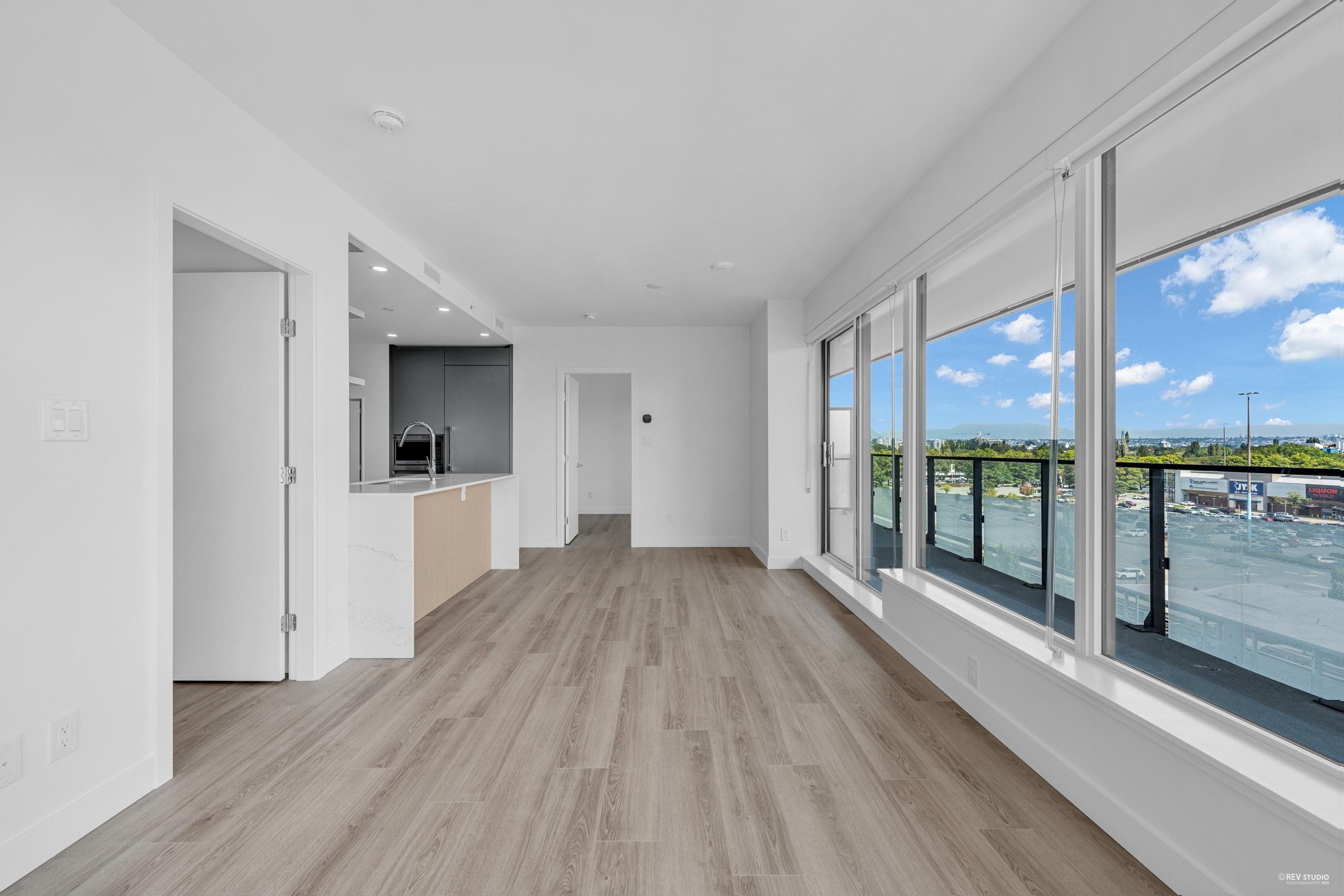 803 - 5593 No. 3 Road, Richmond, V6X 0X6 — photo 4