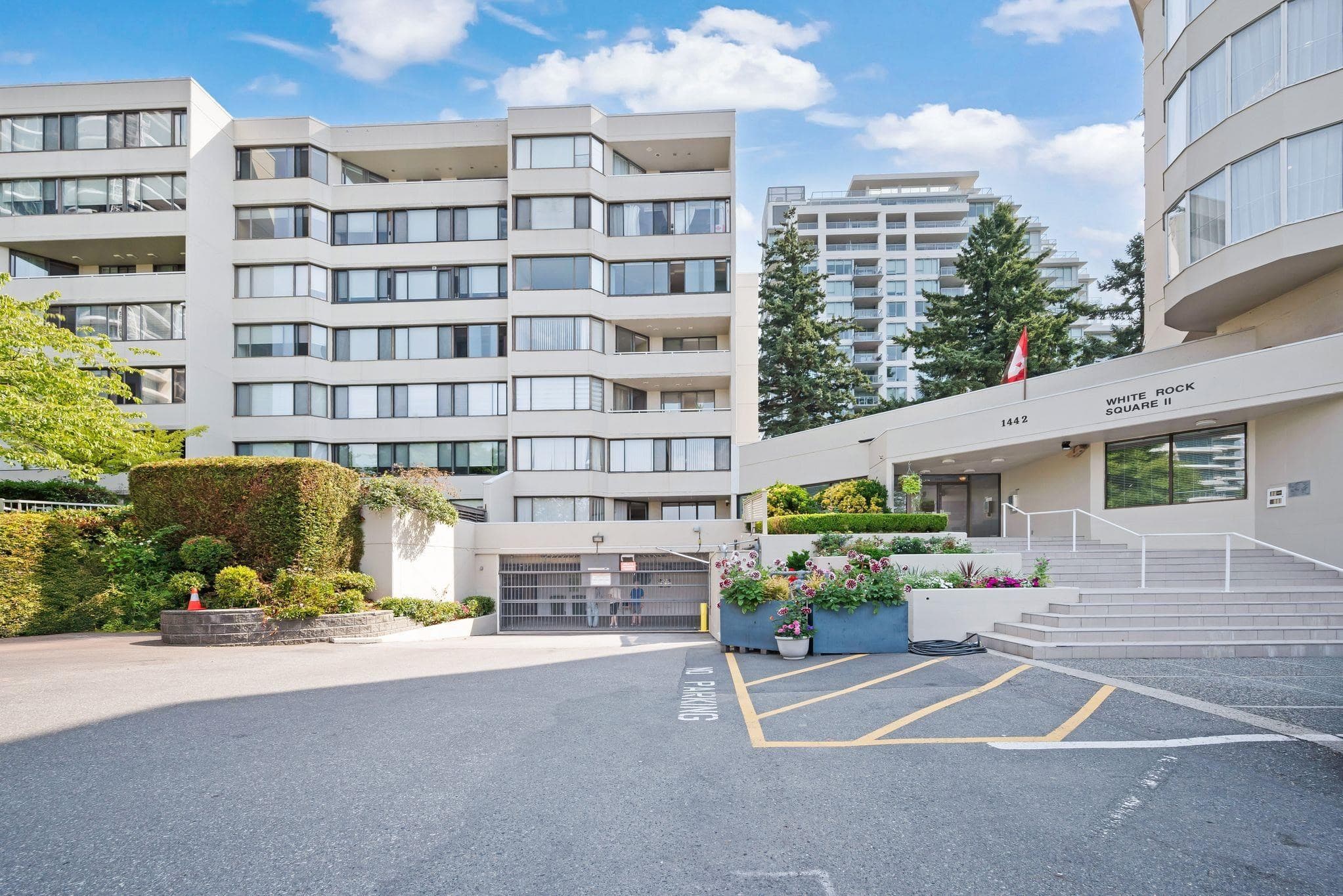 301 - 1442 Foster Street, White Rock, V4B 3X7 — photo 1