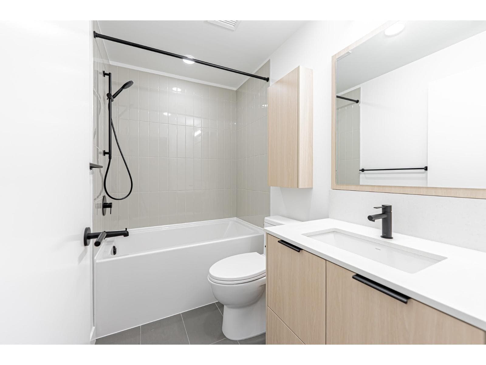 102 - 10466 138a Street, Surrey, V3T 4L3 — photo 3
