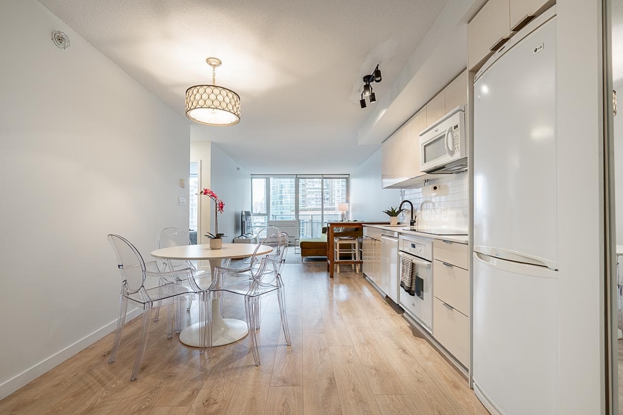 1907 - 788 Hamilton Street, Vancouver, V6B 0E9 — photo 3