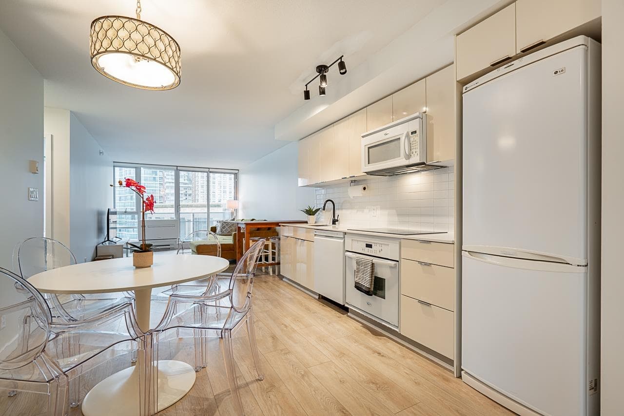 1907 - 788 Hamilton Street, Vancouver, V6B 0E9 — photo 4