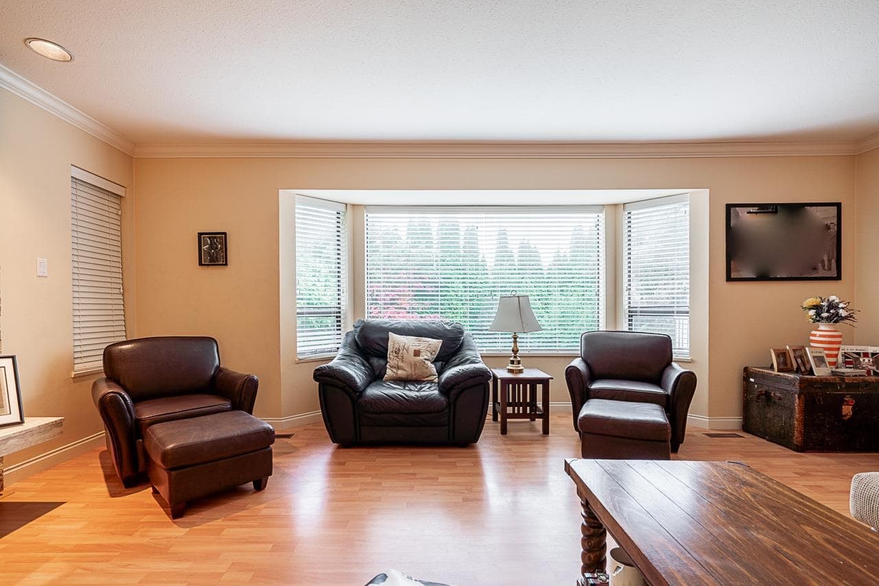15576 Buena Vista Avenue, White Rock, V4B 1Z2 — photo 4