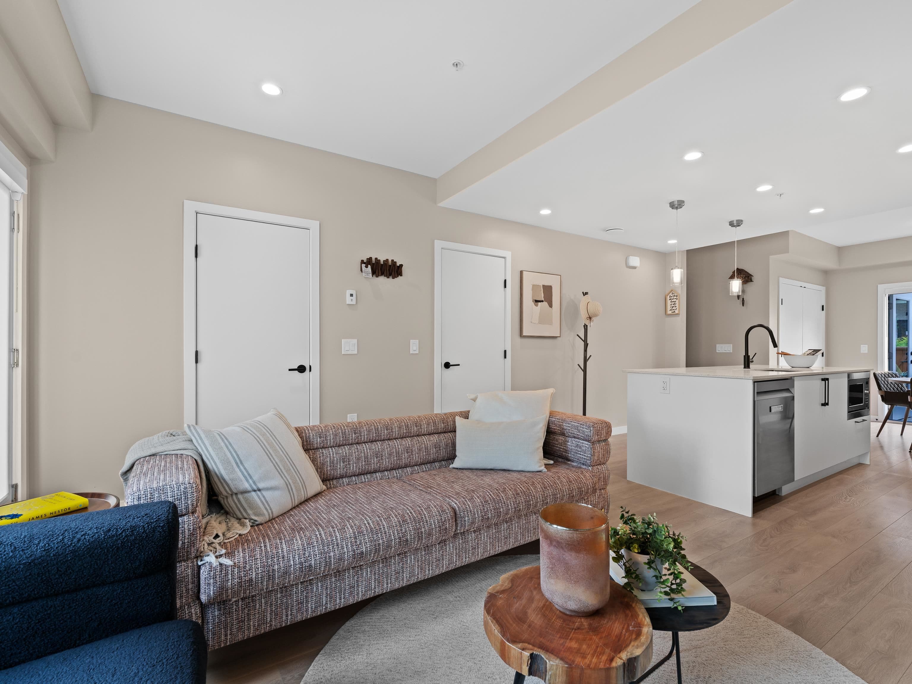 161 - 565 E 2nd Street, North Vancouver, V7L 1E1 — photo 4