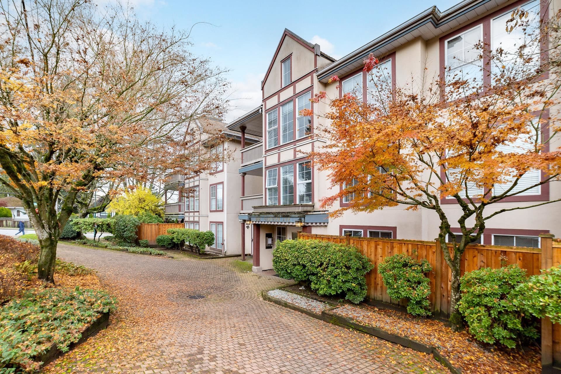 216 - 888 Gauthier Avenue, Coquitlam, V3K 6Y1 — photo 1