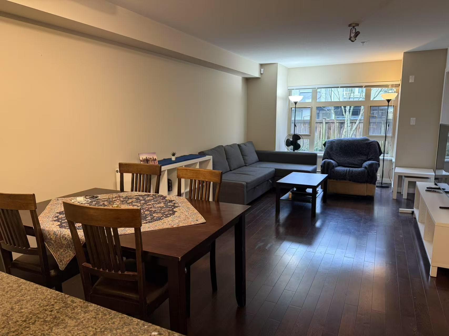 209 - 7337 Macpherson Avenue, Burnaby, V5J 0A9 — photo 3