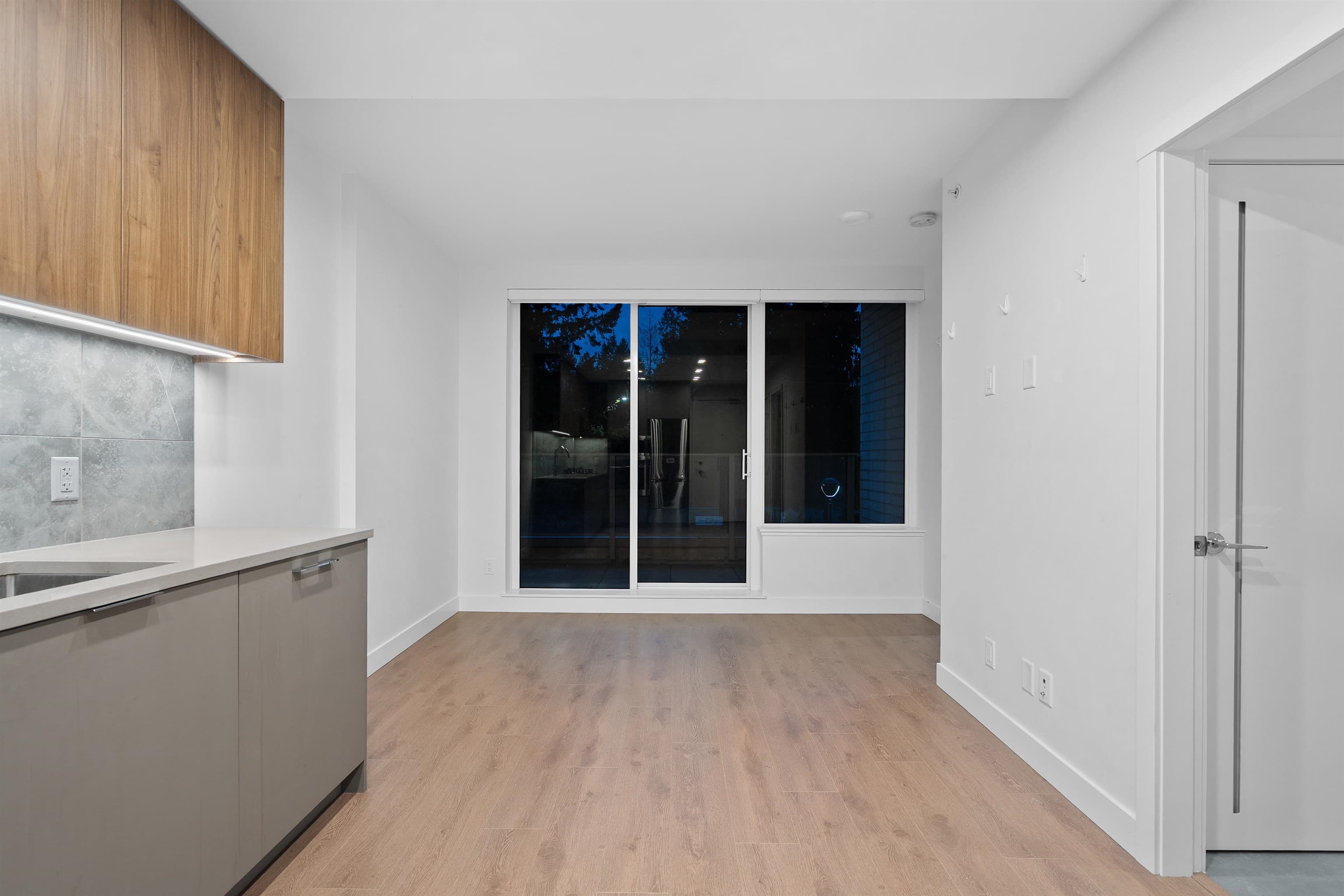 206 - 13359 Old Yale Road, Surrey, V3T 0S4 — photo 4