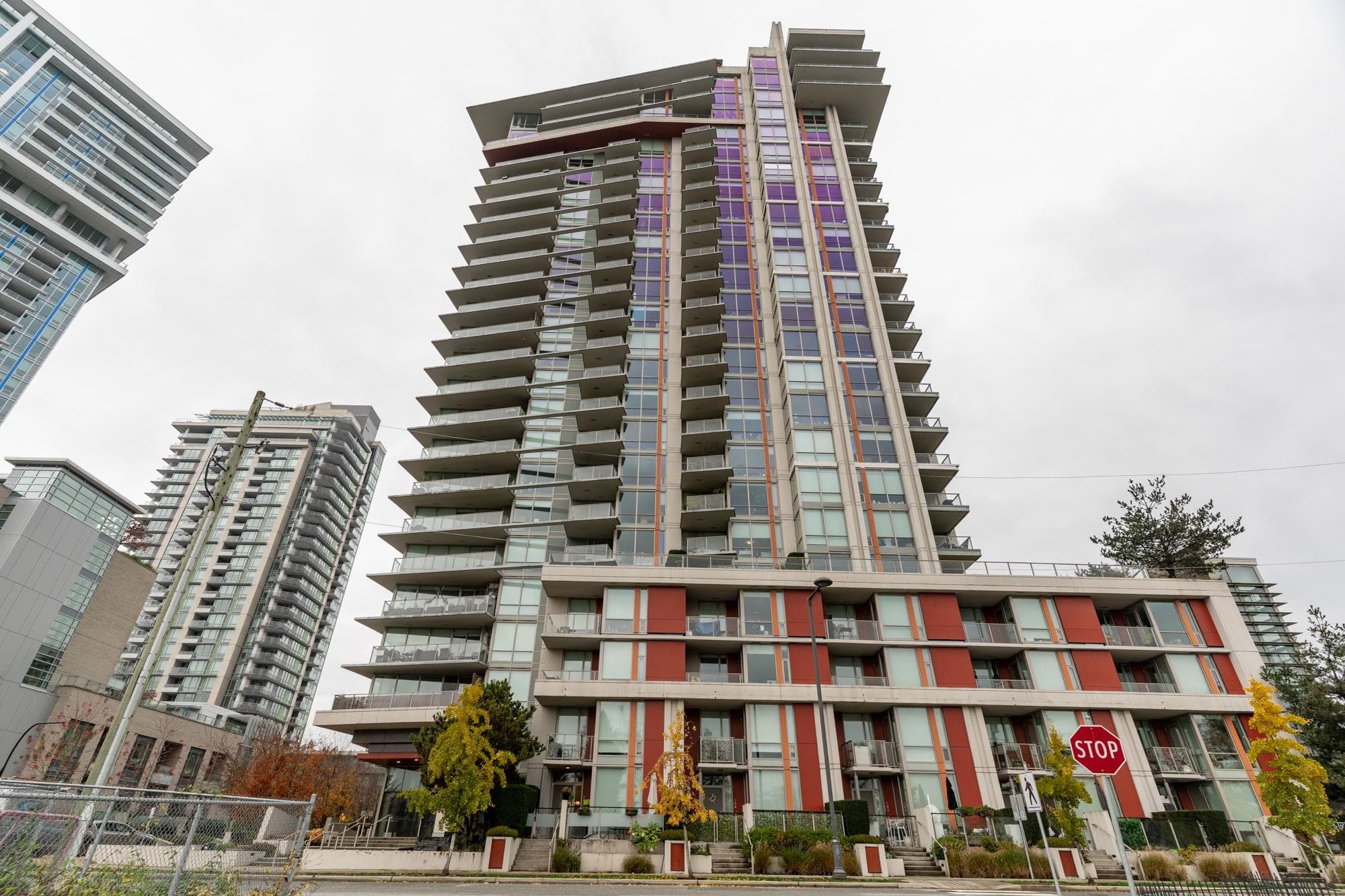 1501 - 1550 Fern Street, North Vancouver, V7J 1H6 — photo 1