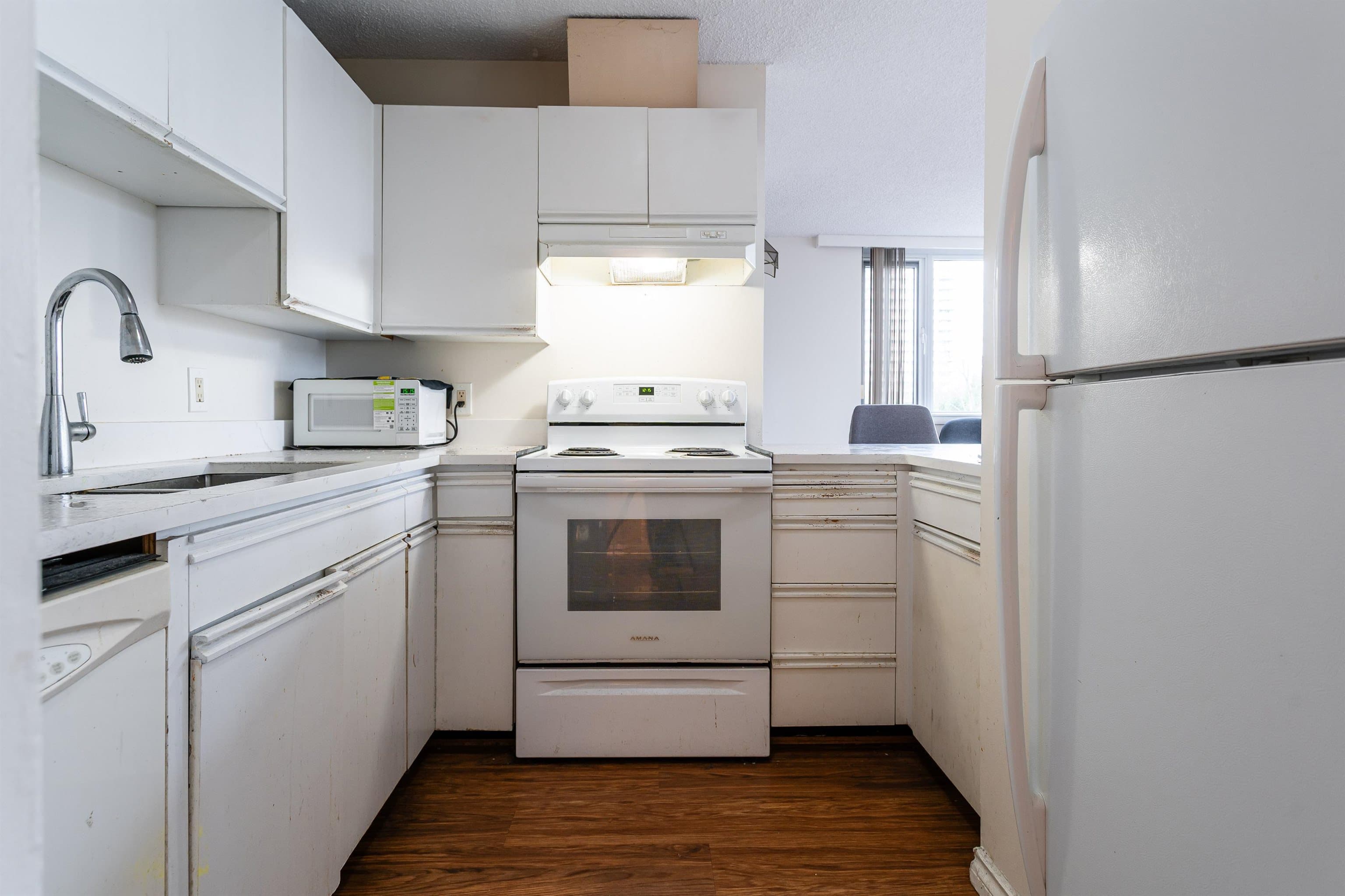 606 - 3980 Carrigan Court, Burnaby, V3N 4S6 — photo 5