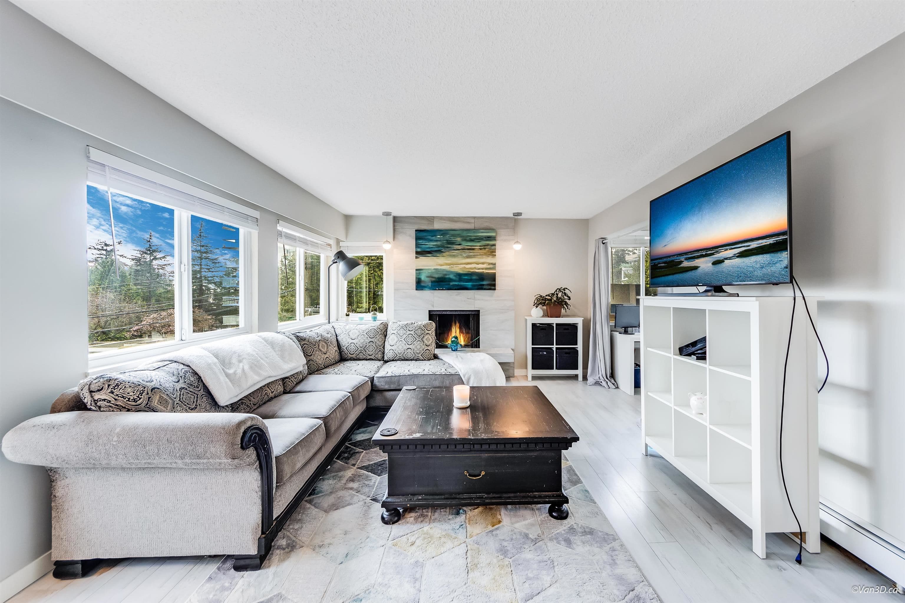 207 - 1381 Martin Street, White Rock, V4B 3W6 — photo 1