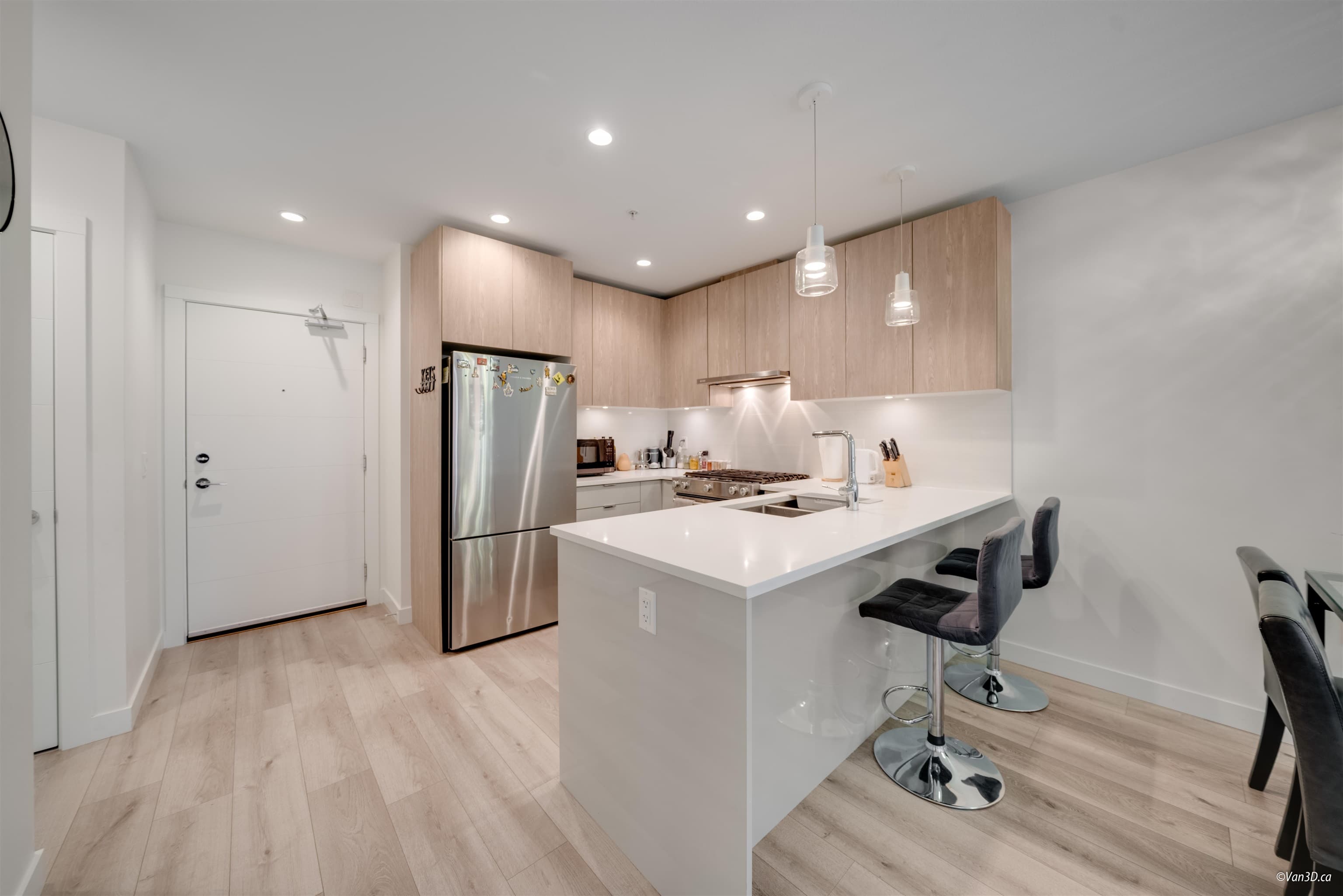 207 - 128 E 8th Street, North Vancouver