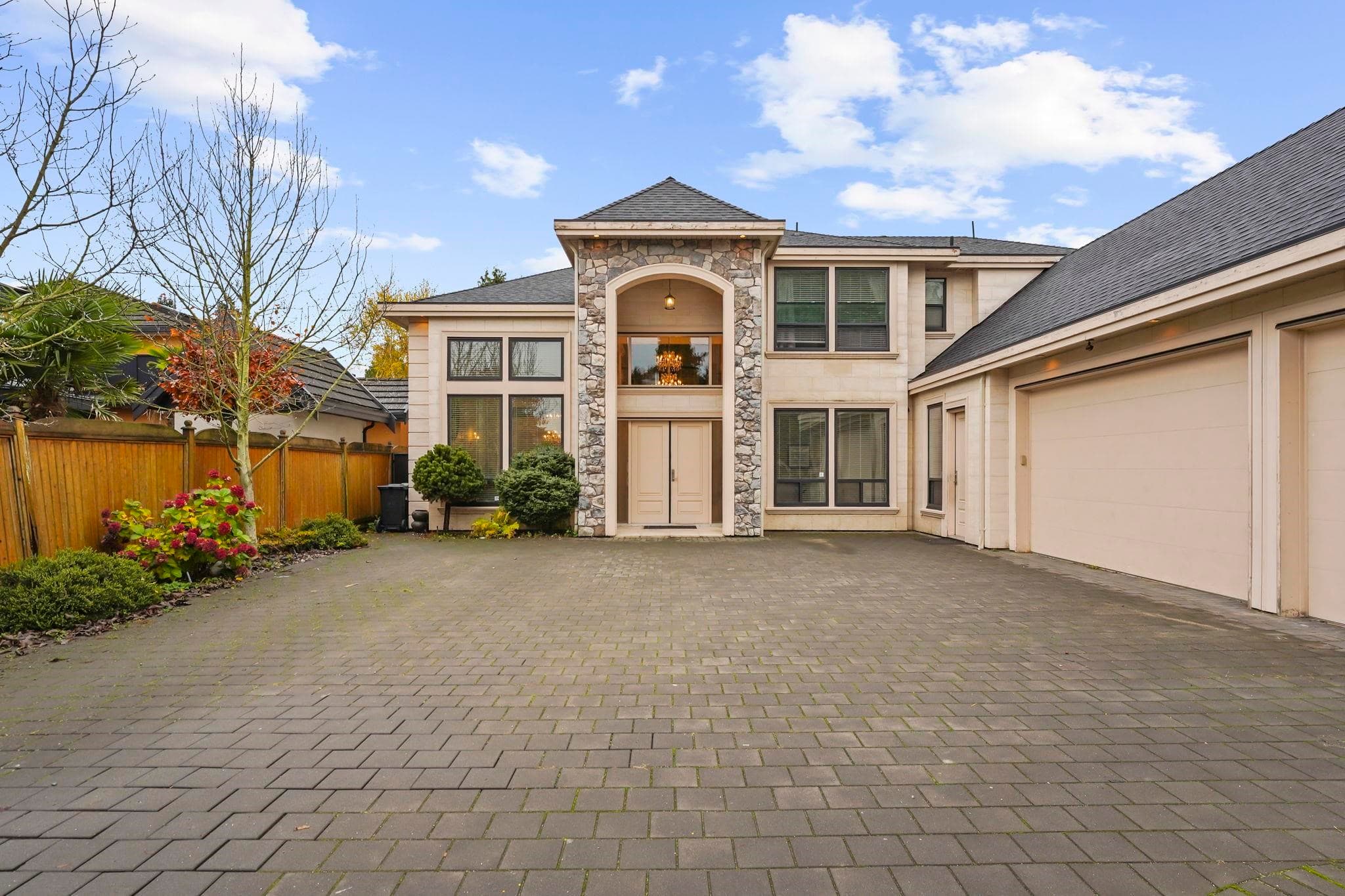 4351 Woodhead Road, Richmond, V6X 1J1 — photo 2