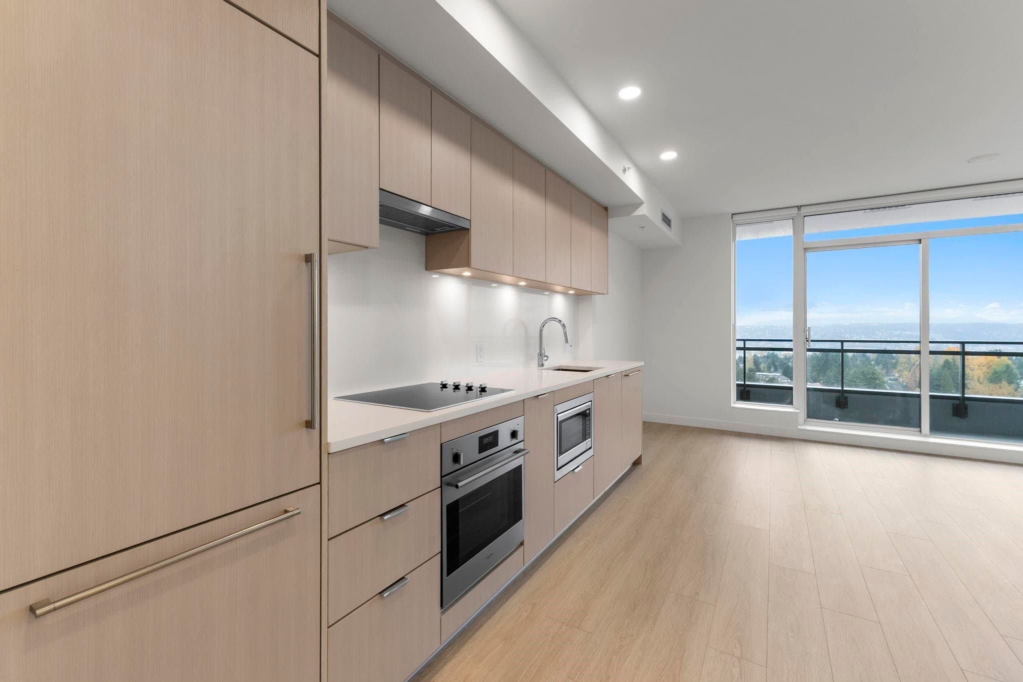 1810 - 13675 107a Avenue, Surrey, V3T 2H3 — photo 5