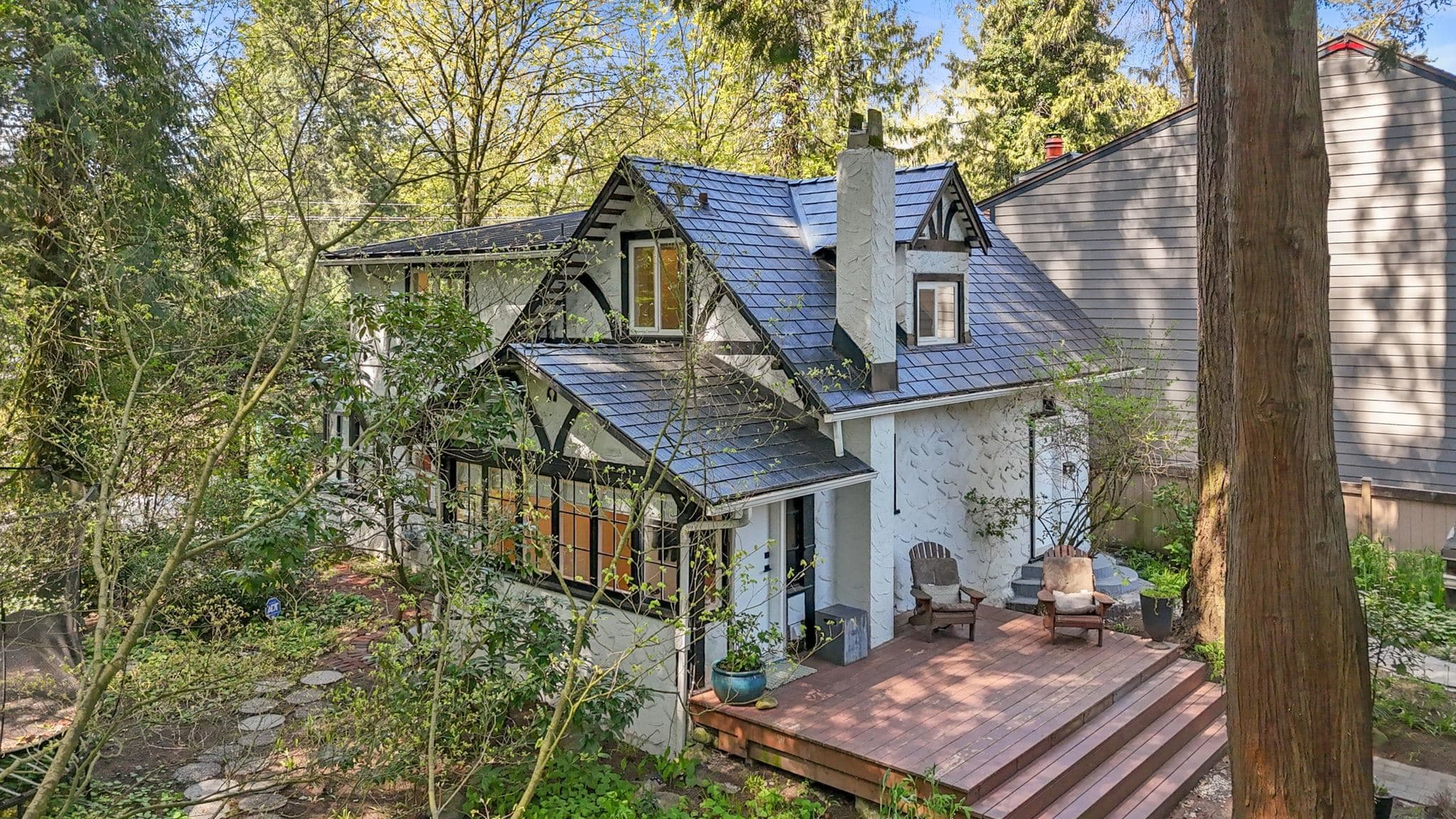 2052 Capilano Road, North Vancouver, V7P 3B8 — photo 1