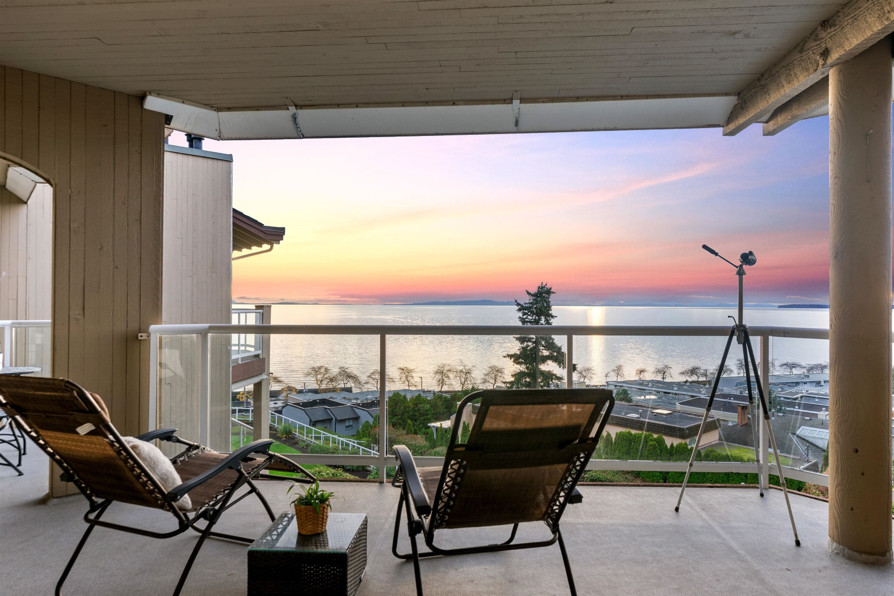 402 - 15025 Victoria Avenue, White Rock