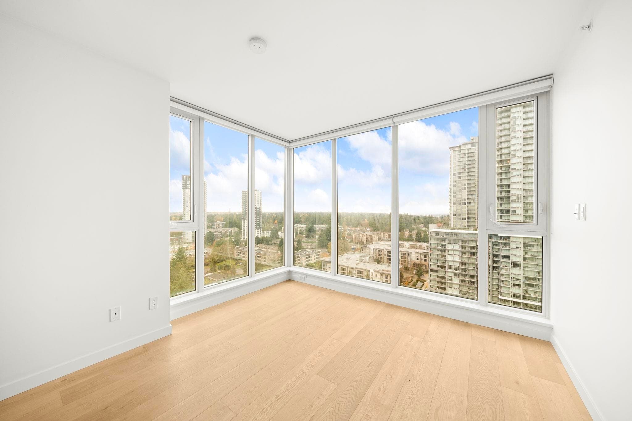 2102 - 13438 Central Avenue, Surrey, V3T 0N2 — photo 2