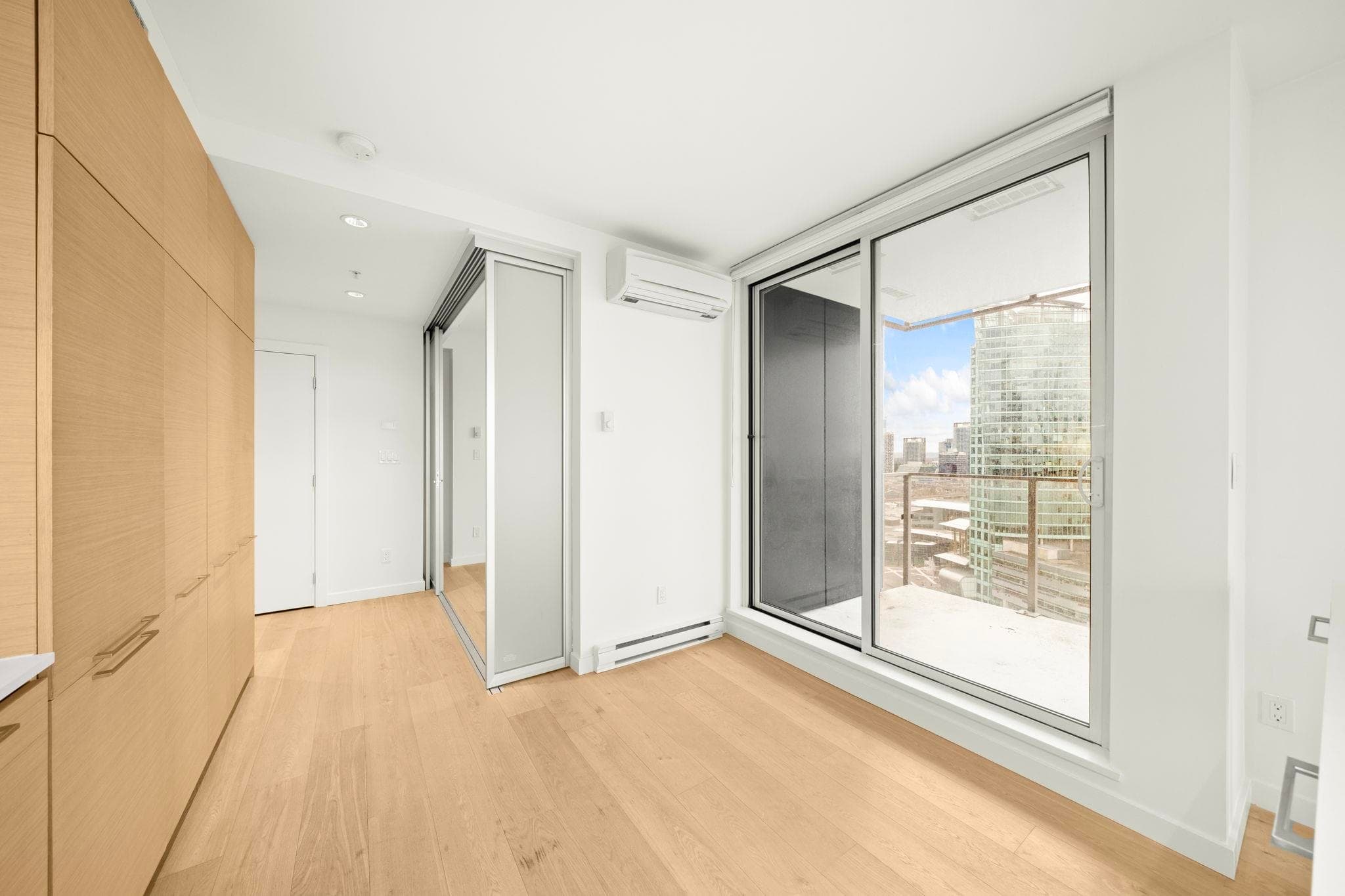 2102 - 13438 Central Avenue, Surrey, V3T 0N2 — photo 4