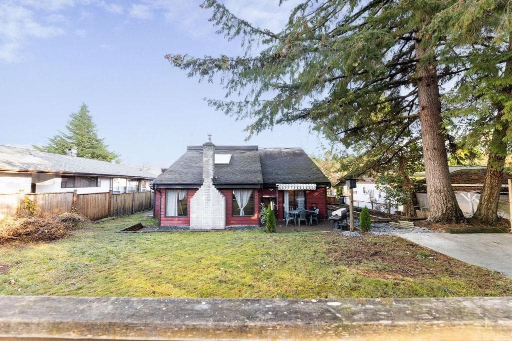 5613 Trail Avenue, Sechelt, V7Z 0H8 — photo 5
