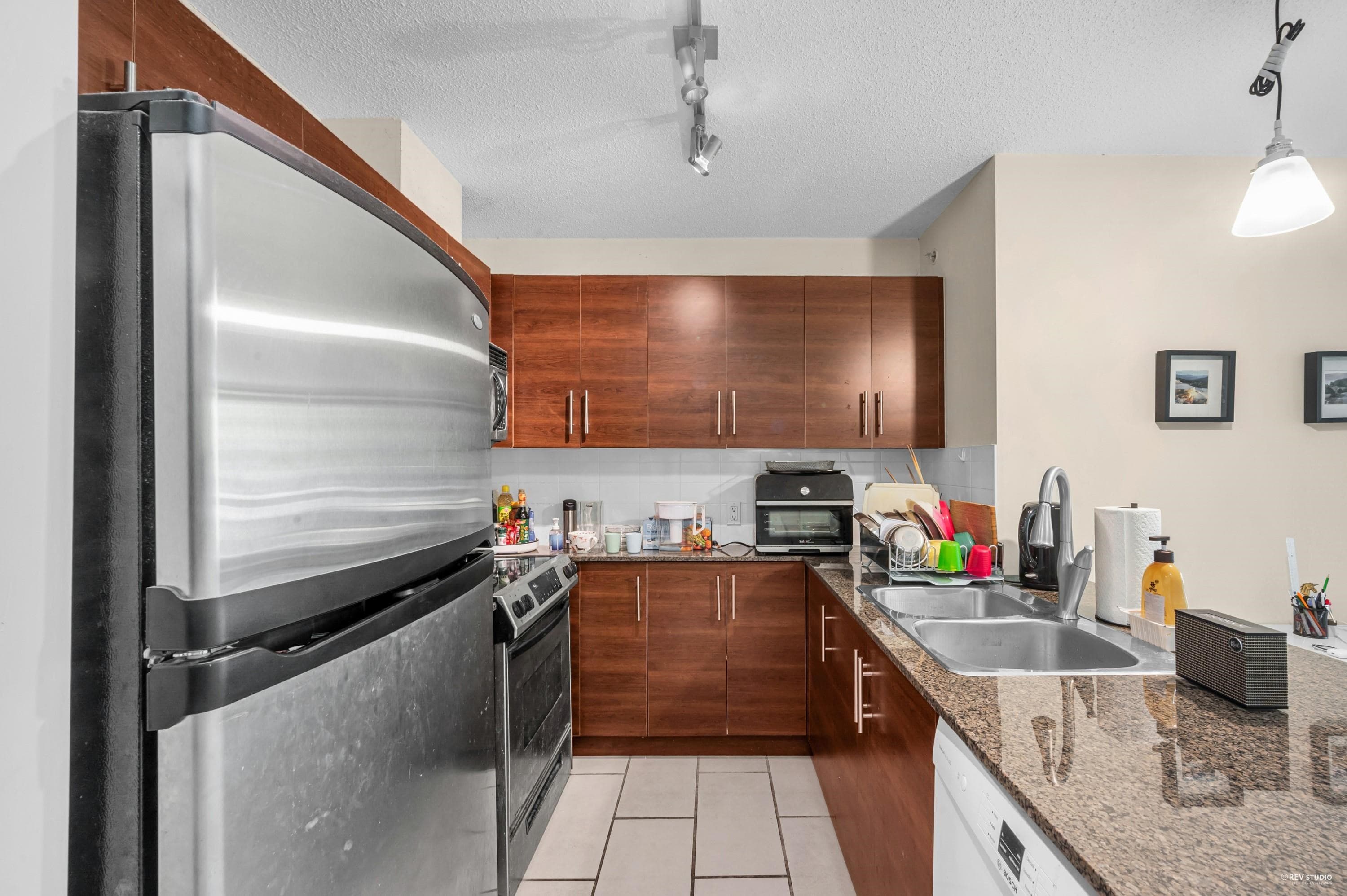 304 - 833 Agnes Street, New Westminster, V3M 0B1 — photo 4