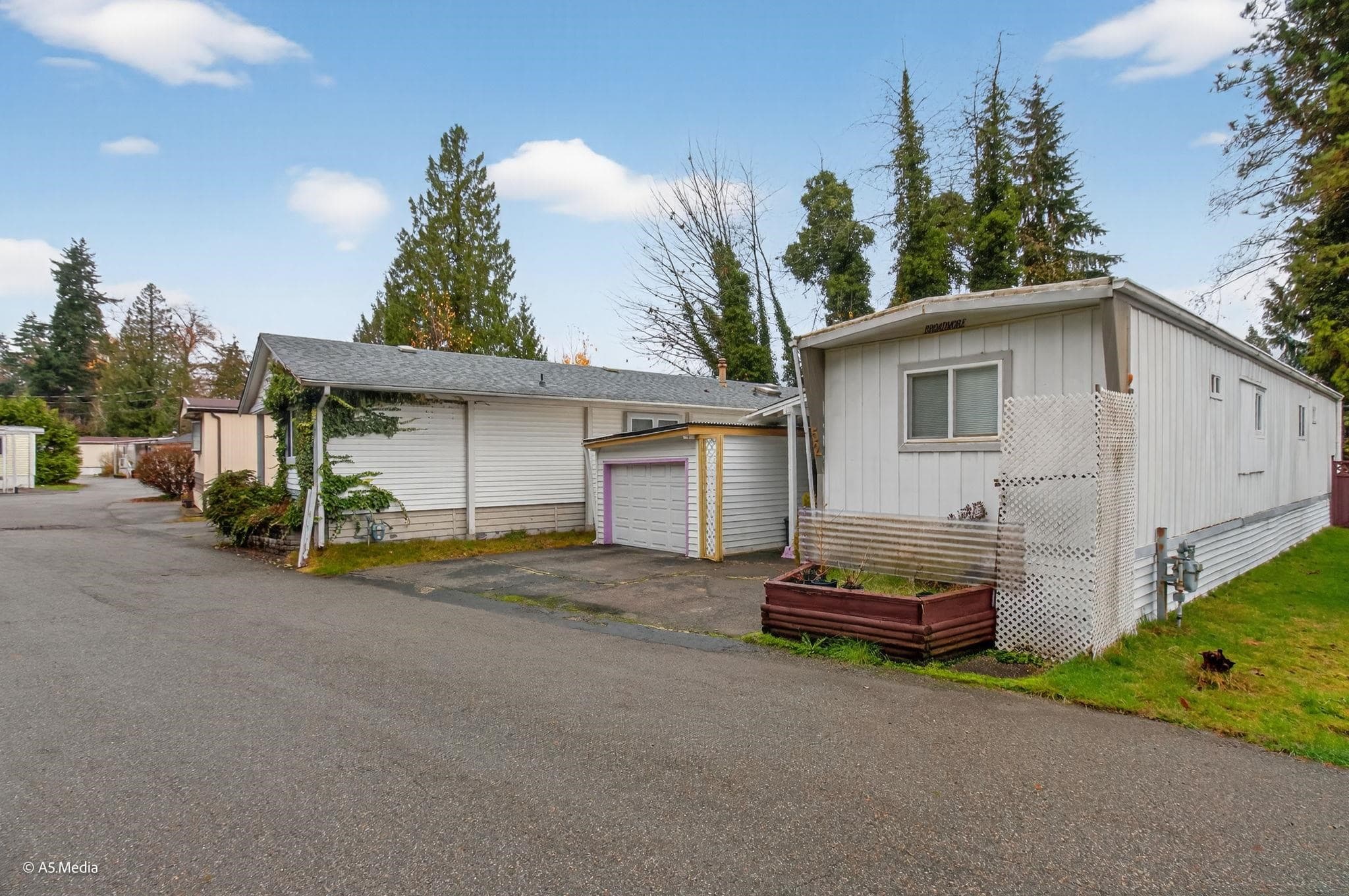 52 - 4200 Dewdney Trunk Road, Coquitlam, V3K 2X8 — photo 2