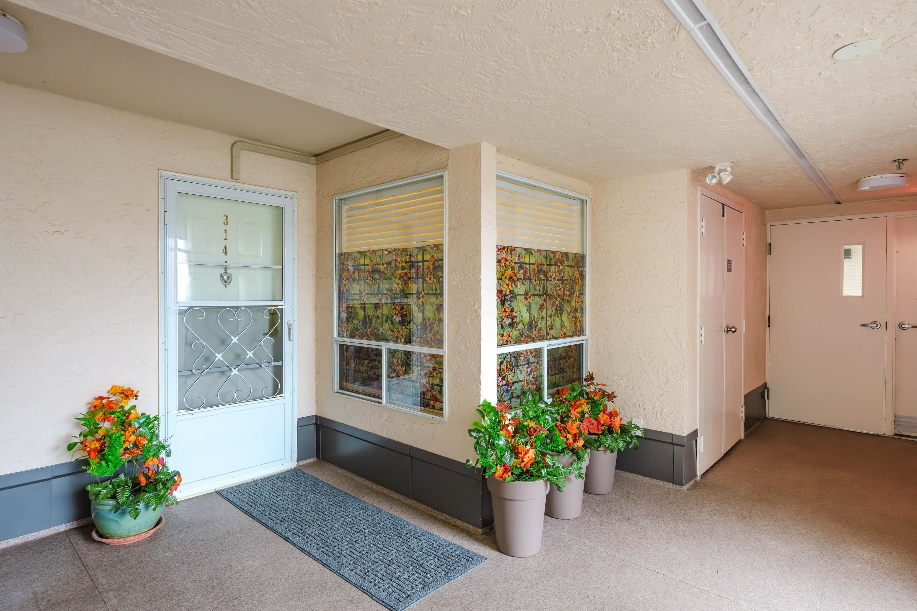 314 - 15255 18th Avenue, Surrey, V4A 1W9 — photo 2
