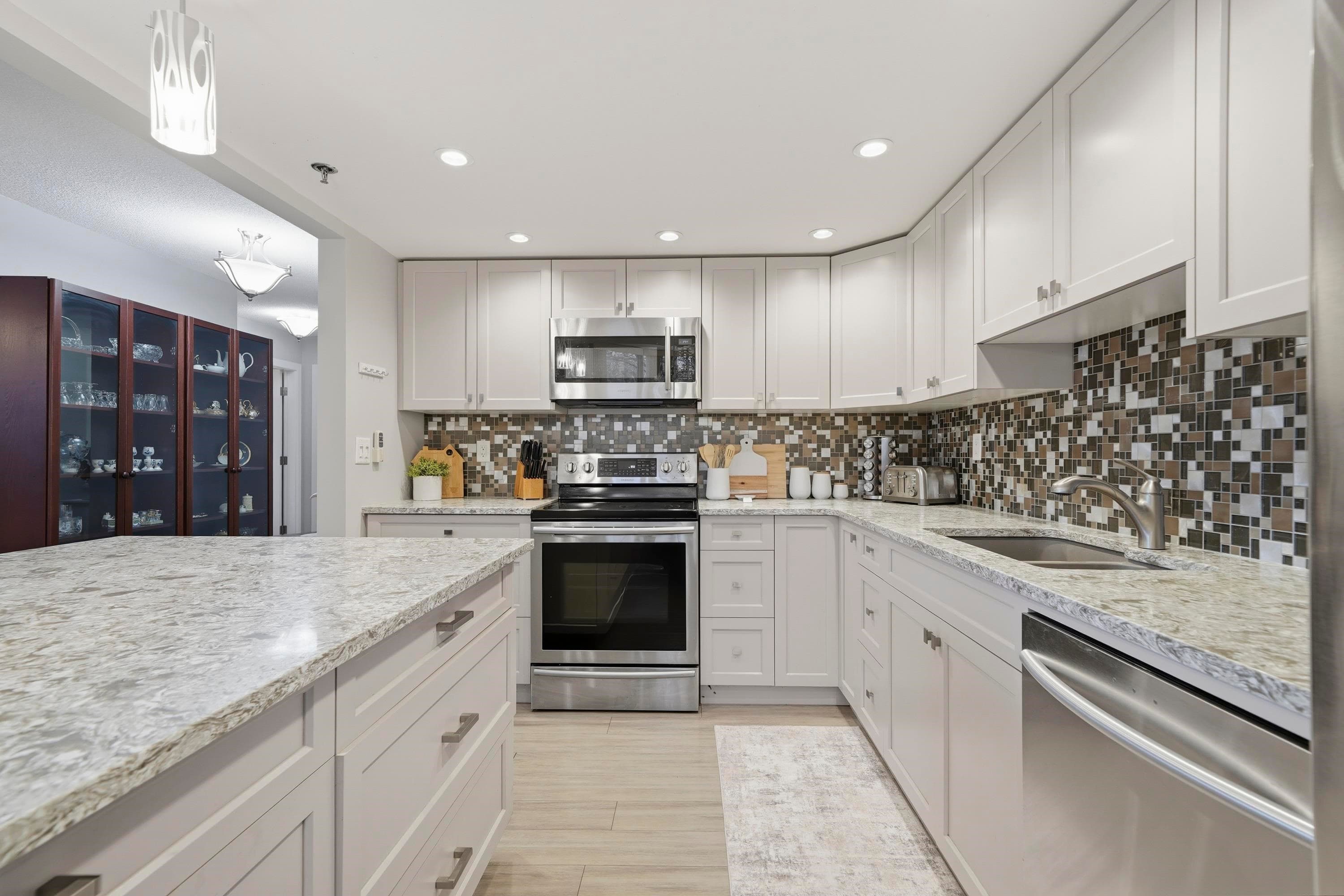 210 - 1189 Eastwood Street, Coquitlam, V3B 7N5 — photo 5