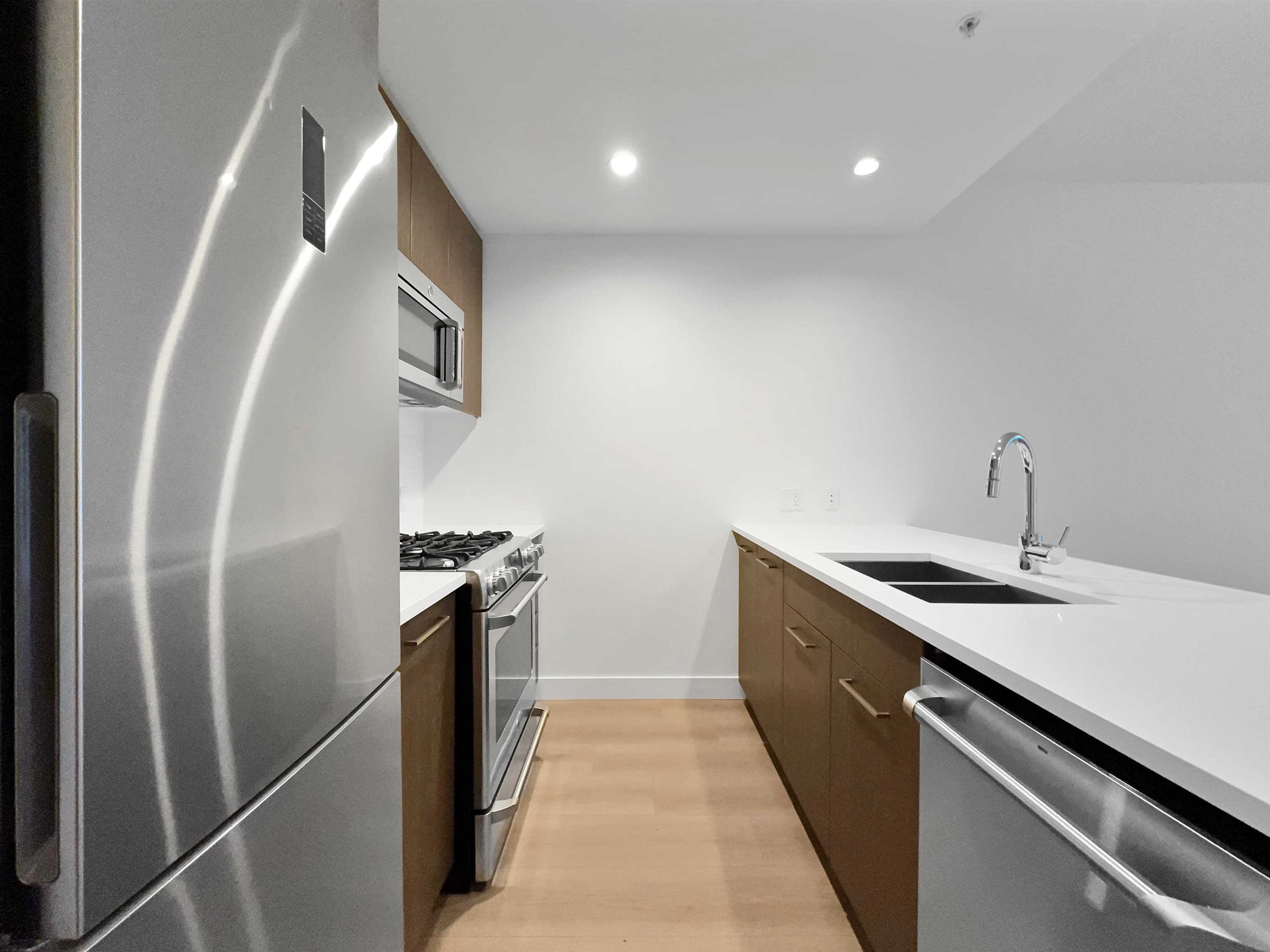 7XX - 9060 University Crescent, Burnaby, V5A 0E1 — photo 3