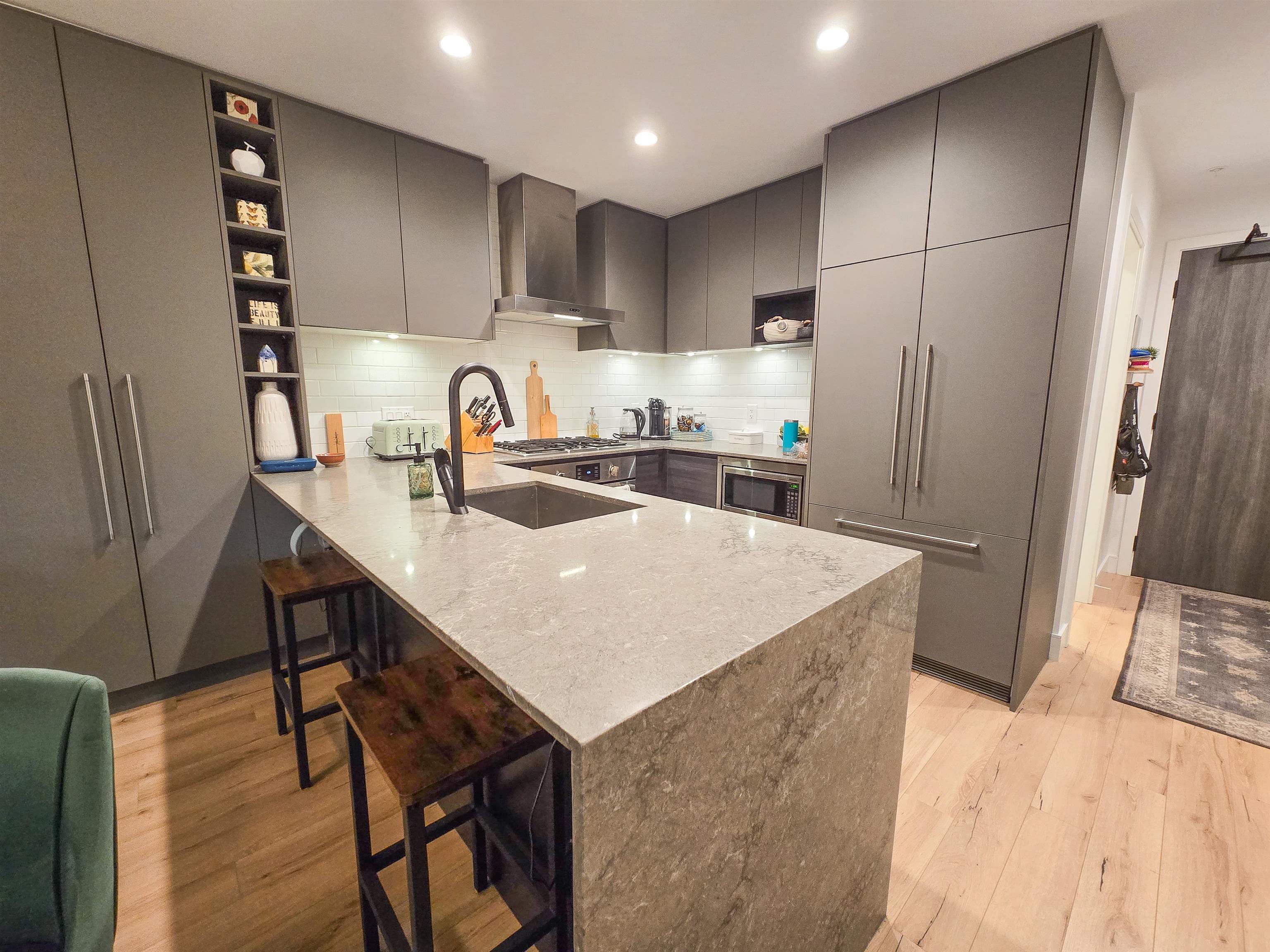 224 - 3131 Murray Street, Port Moody, V3H 0L9 — photo 2