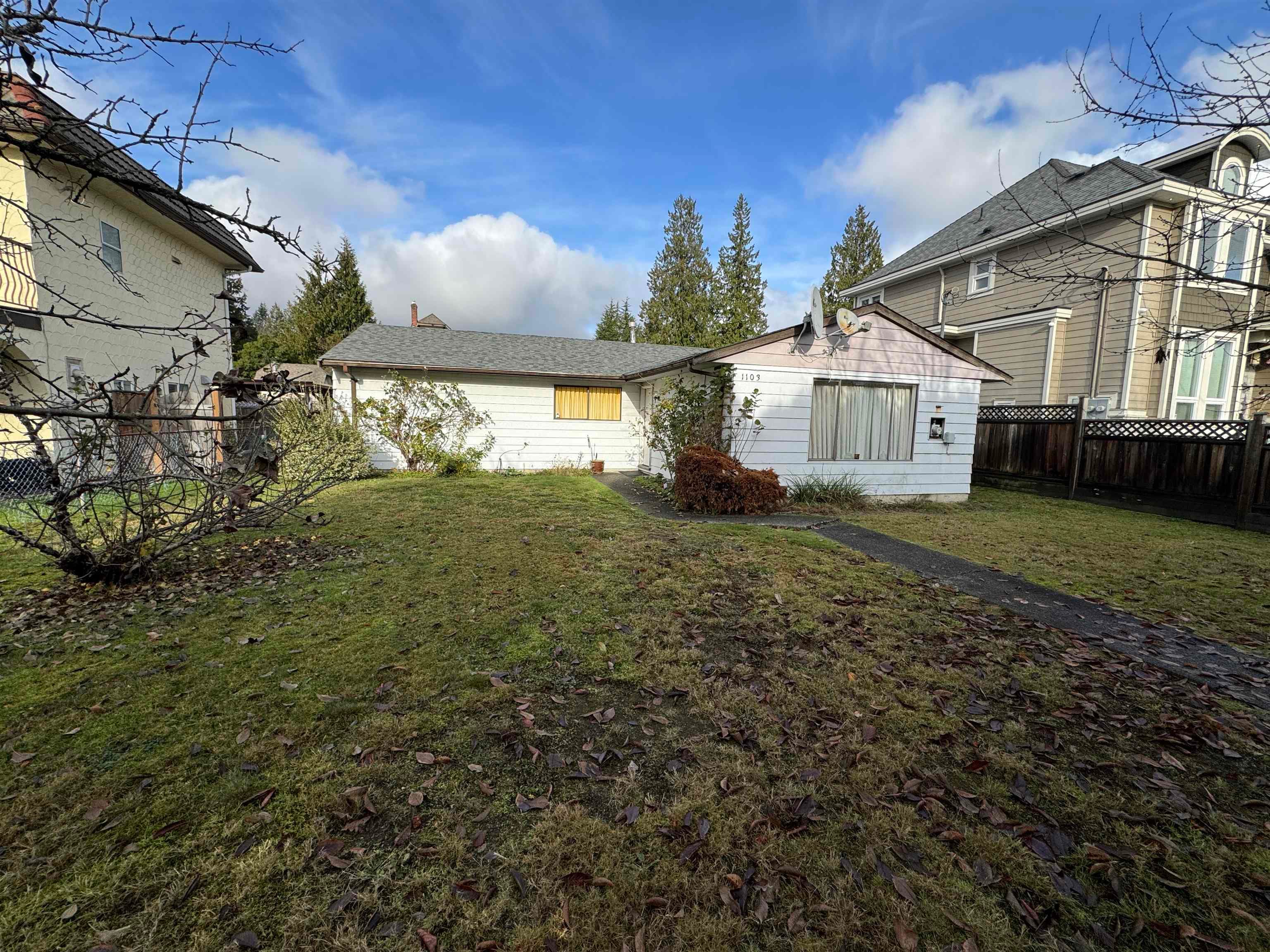 1103 Como Lake Avenue, Coquitlam, V3J 3N9 — photo 2