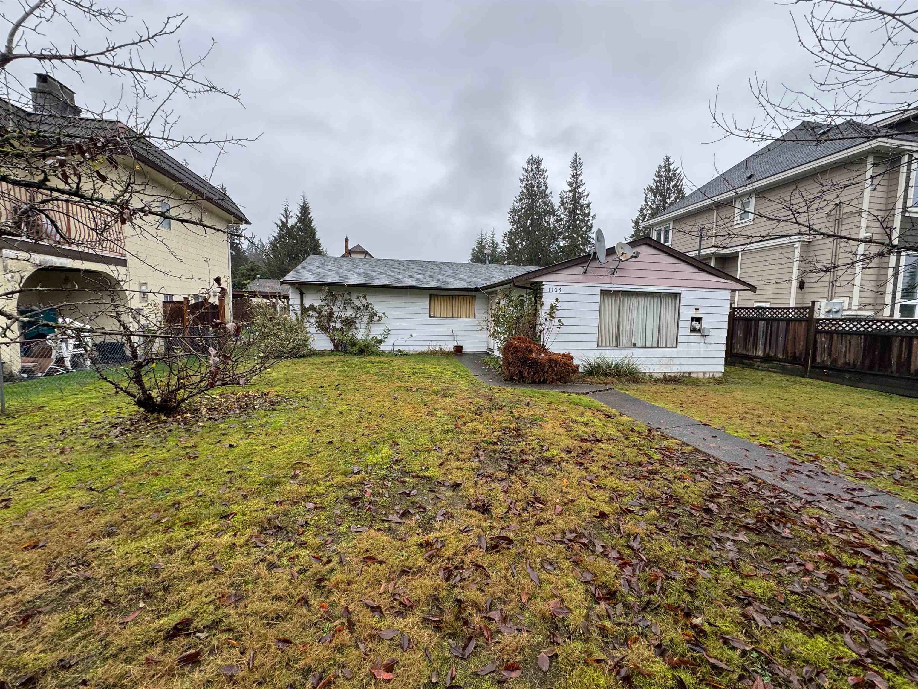1103 Como Lake Avenue, Coquitlam, V3J 3N9 — photo 3