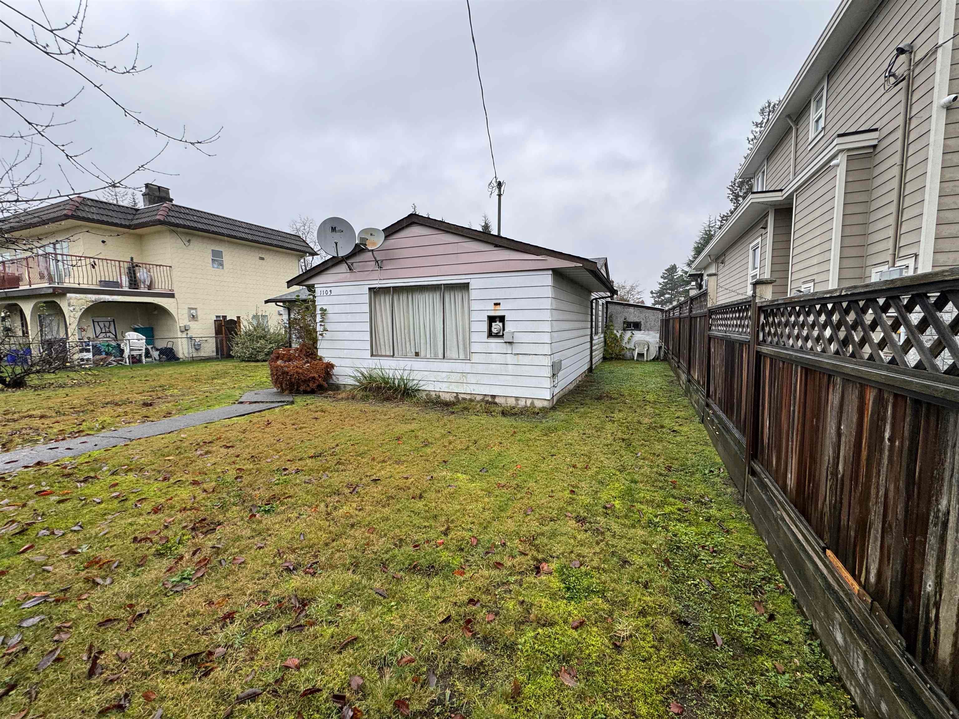 1103 Como Lake Avenue, Coquitlam, V3J 3N9 — photo 5
