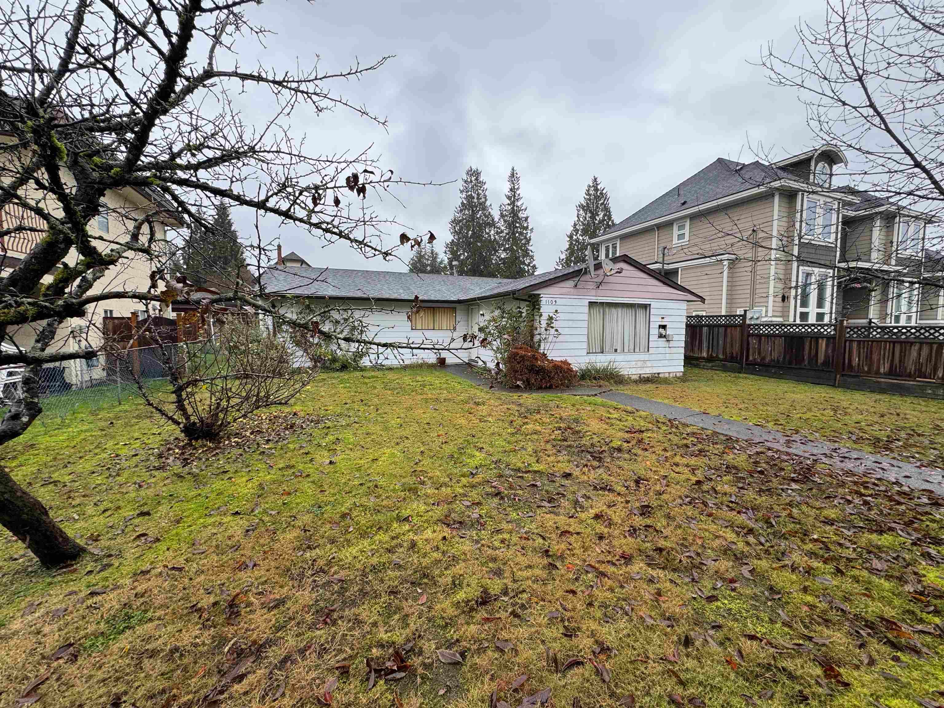 1103 Como Lake Avenue, Coquitlam, V3J 3N9 — photo 4