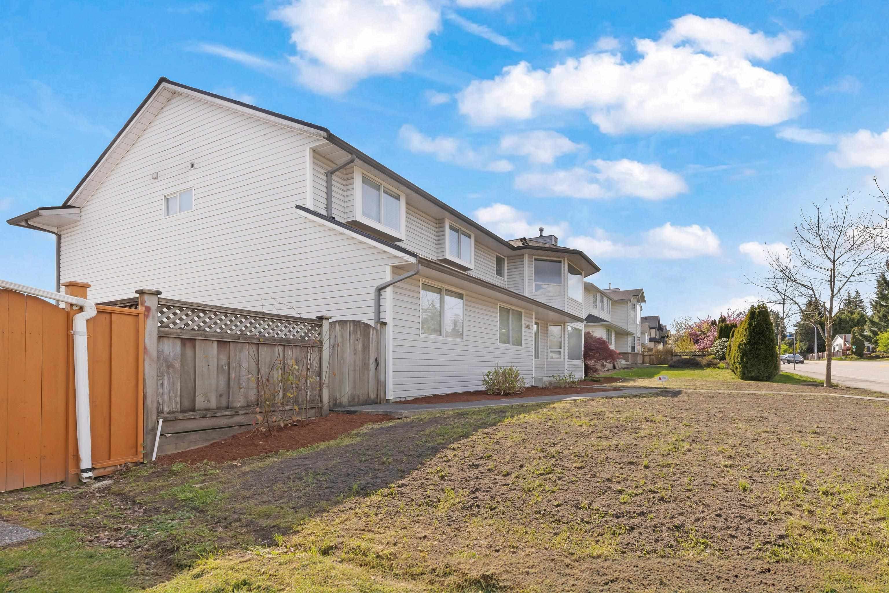 15852 100 Avenue, Surrey, V4N 2B3 — photo 2