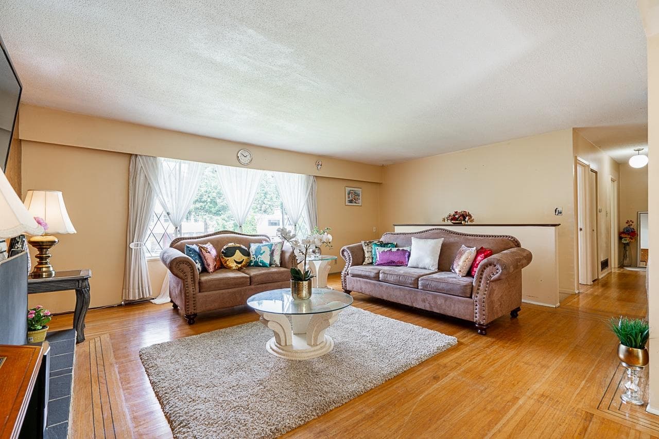 2294 Austin Avenue, Coquitlam, V3K 3S1 — photo 4