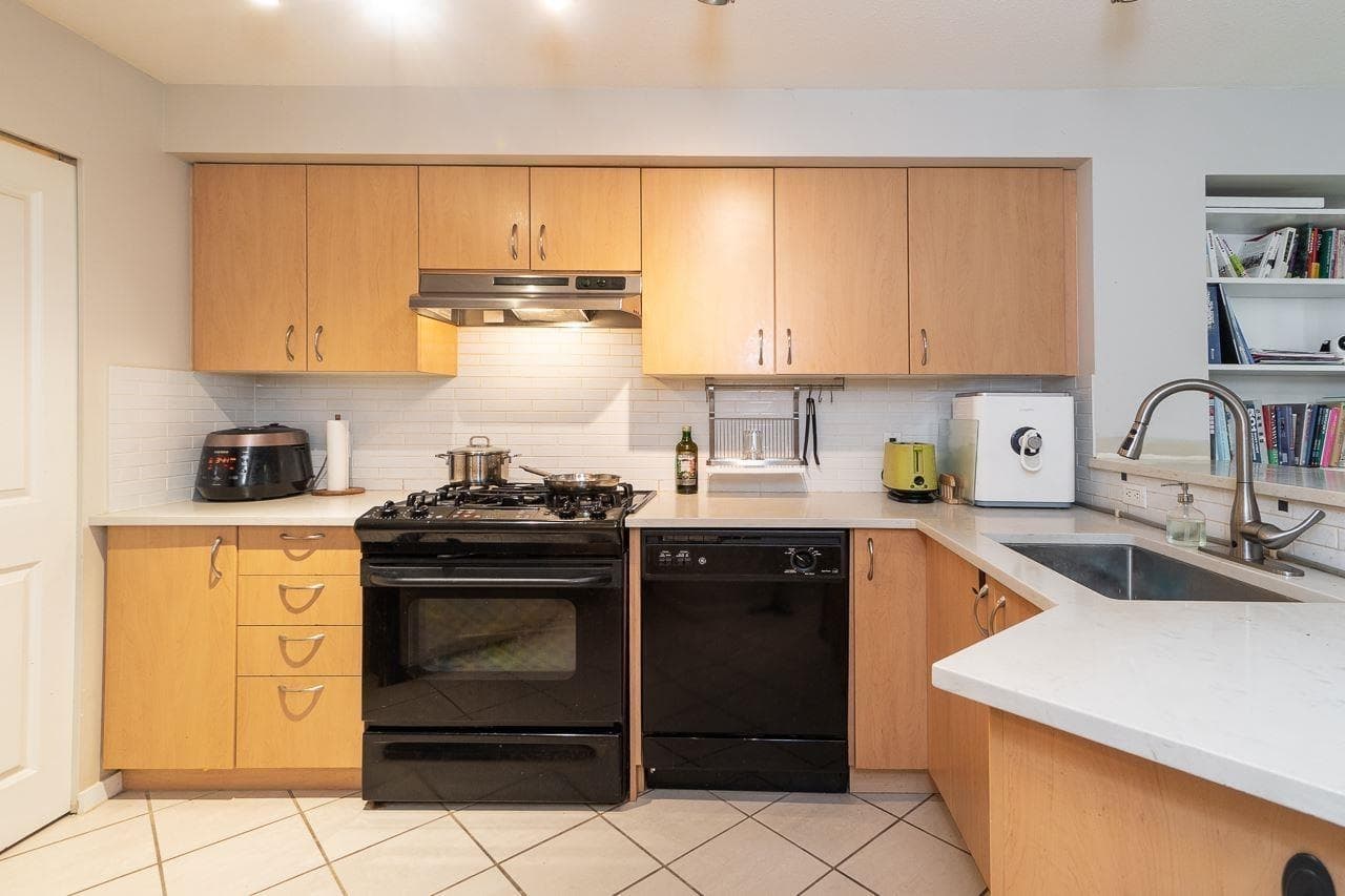 116 - 9283 Government Street, Burnaby, V3N 0A5 — photo 3