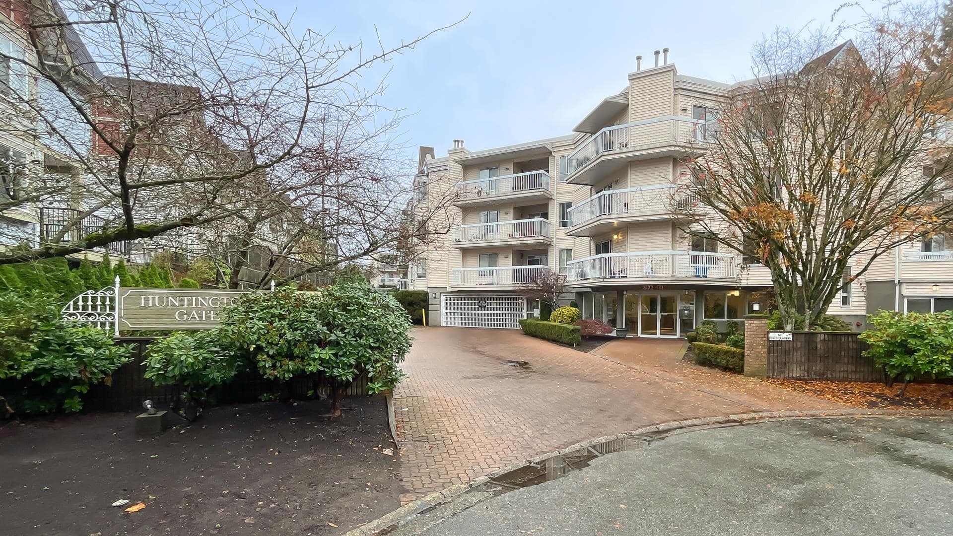 305 - 9299 121 Street, Surrey, V3V 7X8 — photo 1