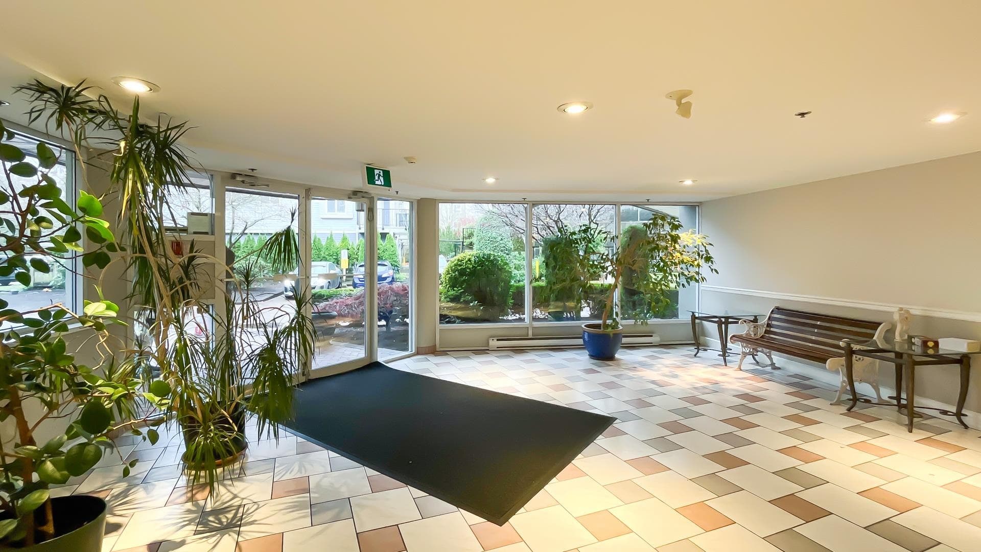 305 - 9299 121 Street, Surrey, V3V 7X8 — photo 4