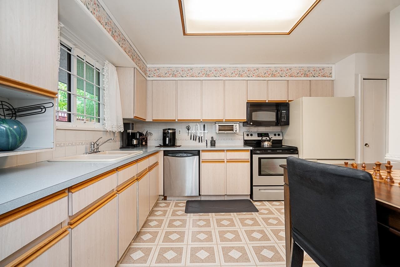 519 - 1350 Vidal Street, White Rock, V4B 5G6 — photo 5