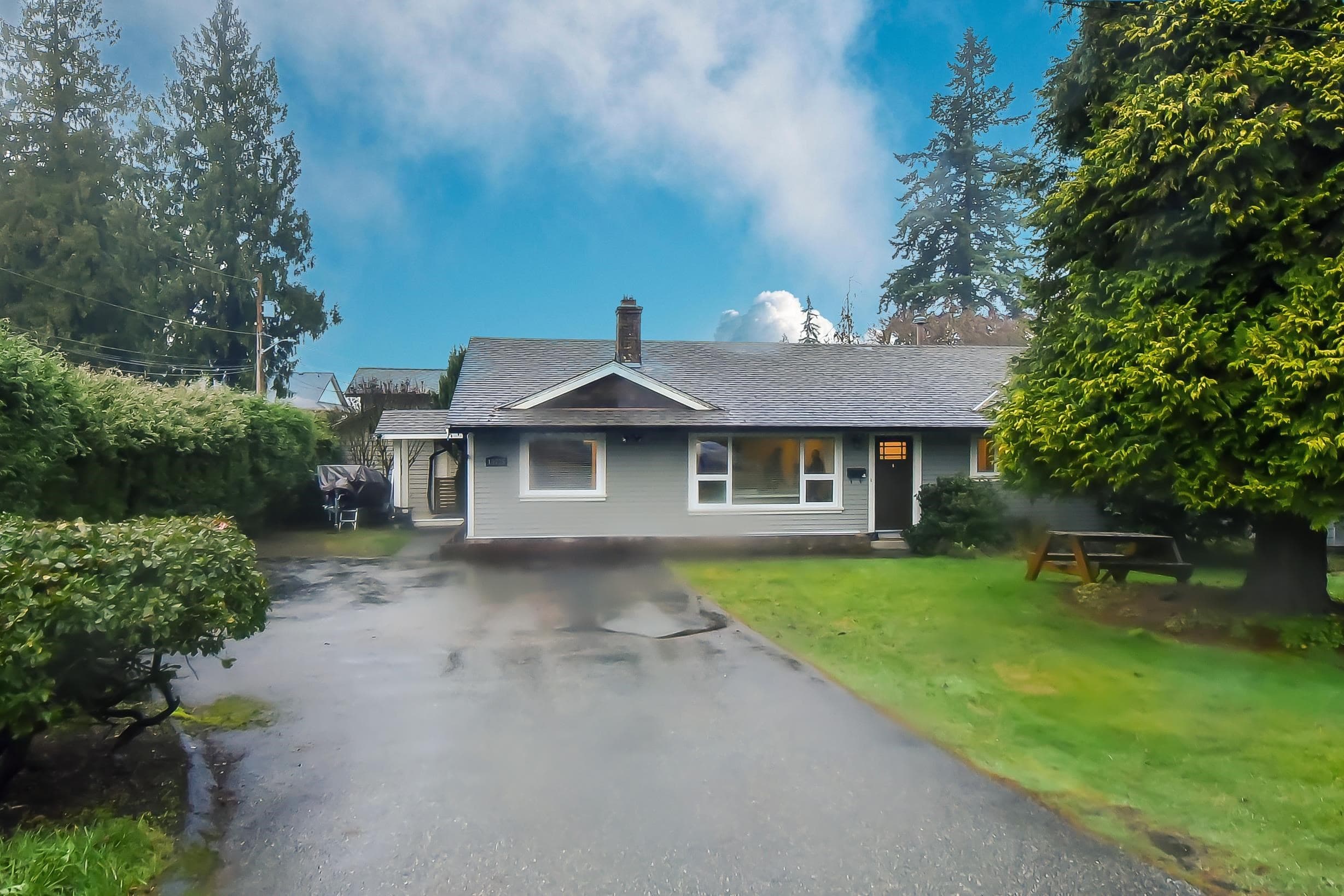 19735 48 Avenue, Langley, V3A 3L2 — photo 1