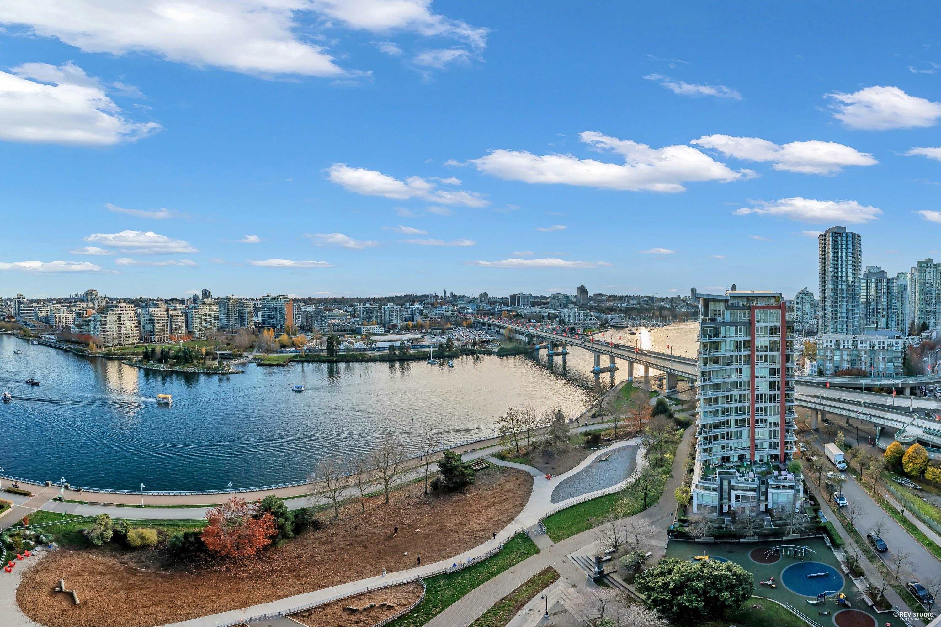 1906 - 918 Cooperage Way, Vancouver — sold
