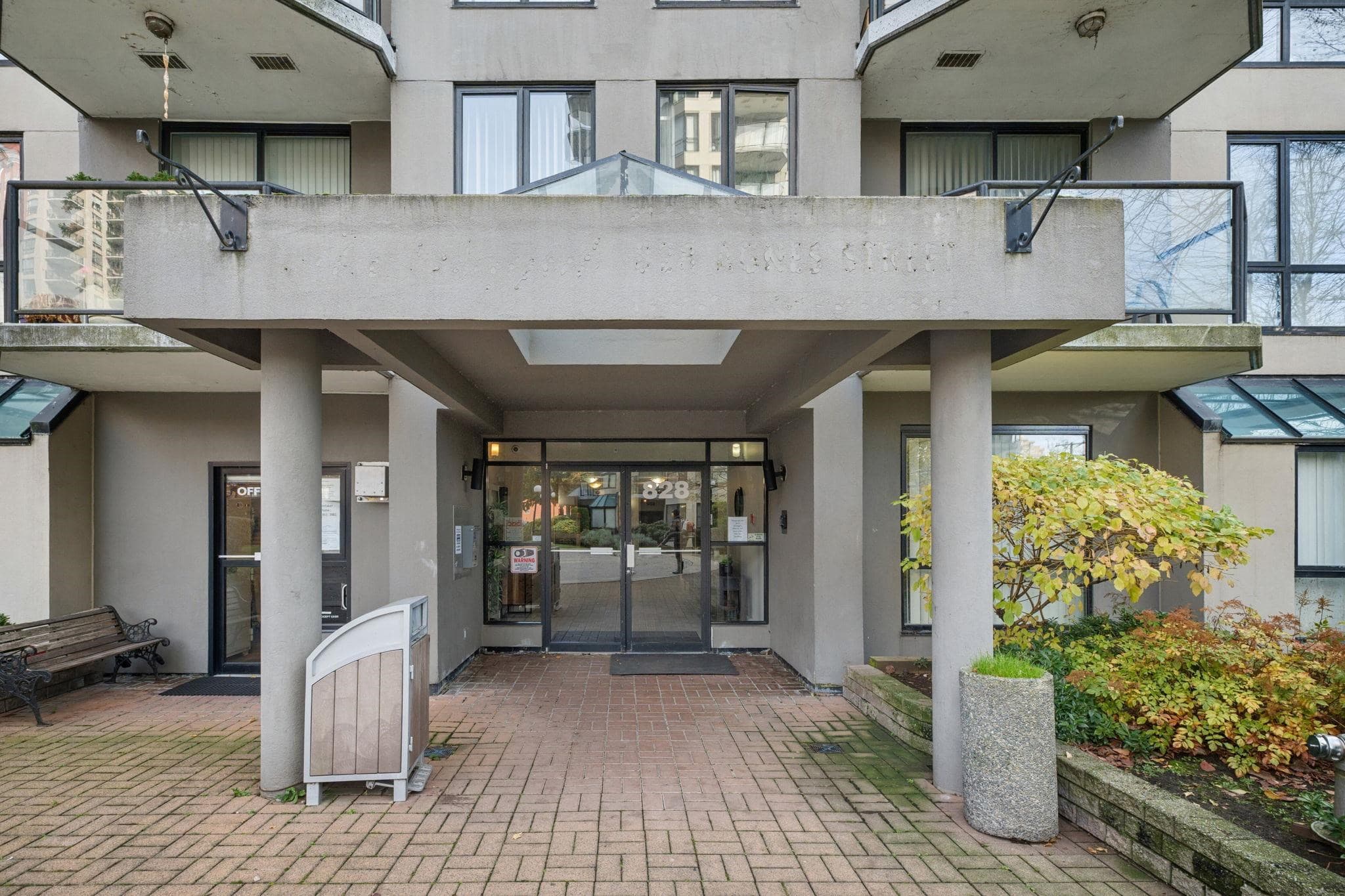 1402 - 828 Agnes Street, New Westminster, V3M 6R4 — photo 3